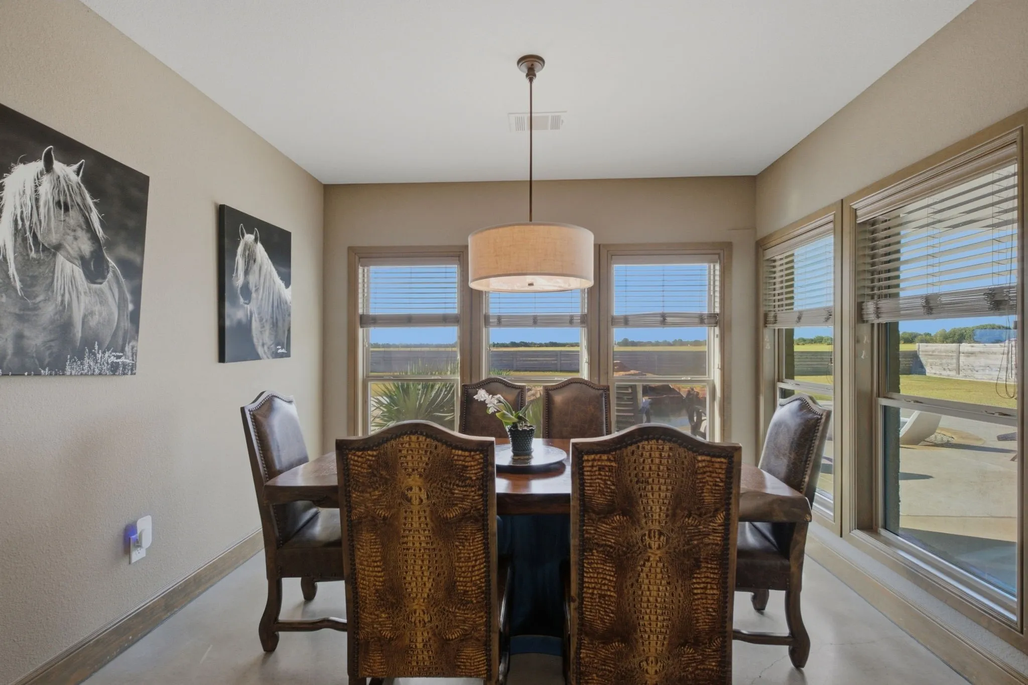 Single Family Residence For Sale in Grayson County , 568 Crow Road, Whitesboro, Texas 76273, 4 Bedroom, 4 Bathroom, 4 Garage spaces, 3,410 Sqft, built in 2018, mls#21387478, Real Estate Agent in Whitesboro, Homes For Sale in Grayson county, Homes For Sale in Whitesboro, Realtor in Whitesboro Texas, Real Estate Brokerage Independent Realty Texas, Luminita Cordes Realtor