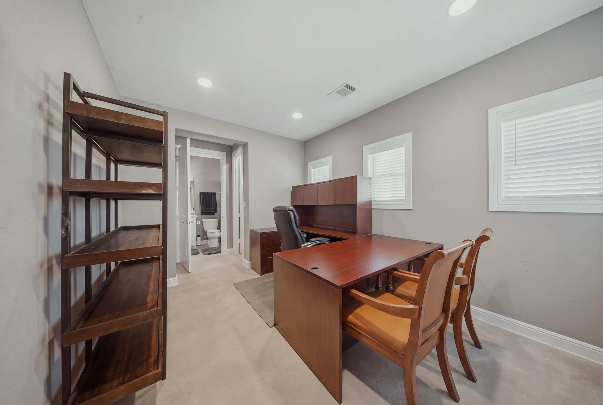 Single Family Residence For Sale in Grayson County , 568 Crow Road, Whitesboro, Texas 76273, 4 Bedroom, 4 Bathroom, 4 Garage spaces, 3,410 Sqft, built in 2018, mls#21387478, Real Estate Agent in Whitesboro, Homes For Sale in Grayson county, Homes For Sale in Whitesboro, Realtor in Whitesboro Texas, Real Estate Brokerage Independent Realty Texas, Luminita Cordes Realtor