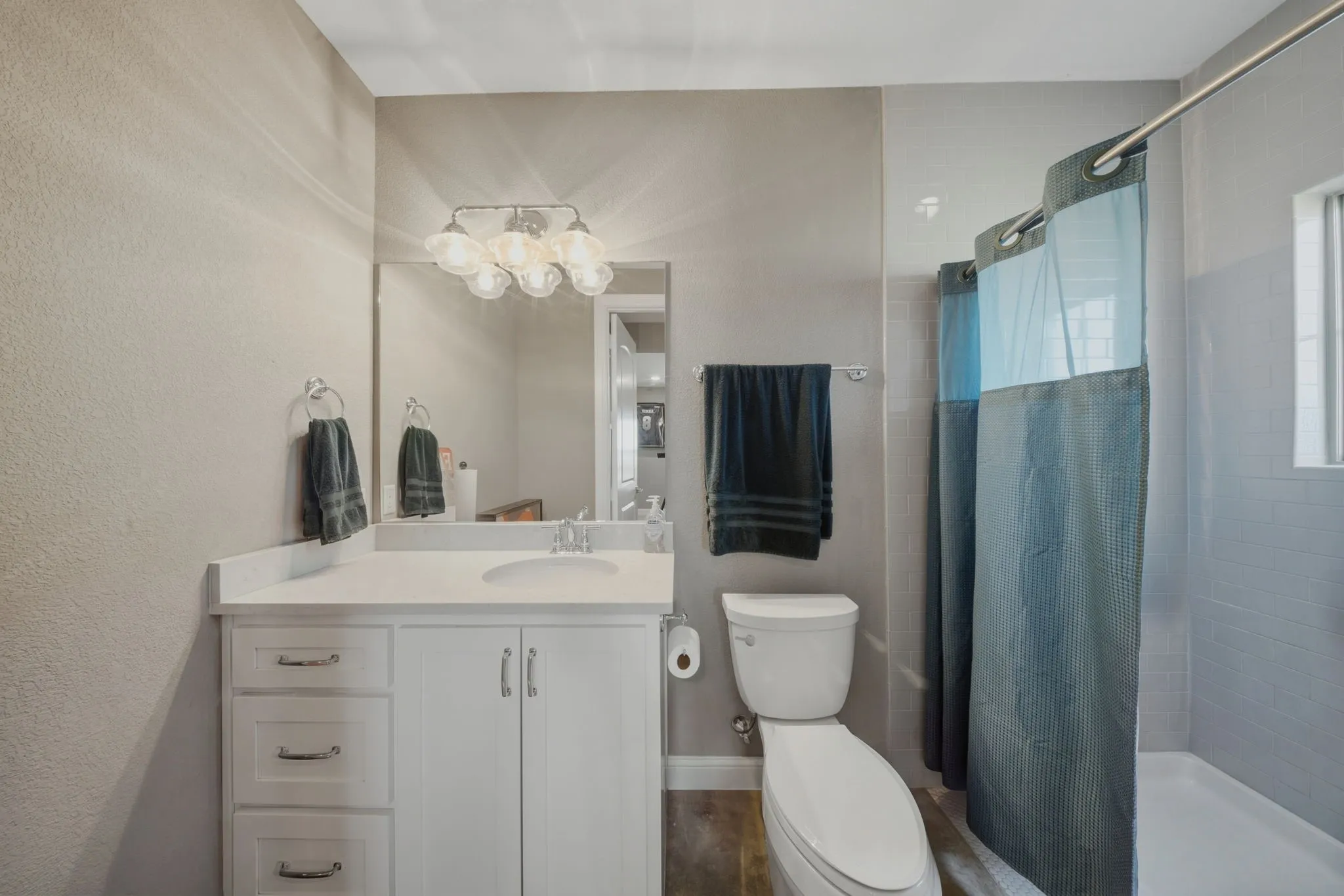 Single Family Residence For Sale in Grayson County , 568 Crow Road, Whitesboro, Texas 76273, 4 Bedroom, 4 Bathroom, 4 Garage spaces, 3,410 Sqft, built in 2018, mls#21387478, Real Estate Agent in Whitesboro, Homes For Sale in Grayson county, Homes For Sale in Whitesboro, Realtor in Whitesboro Texas, Real Estate Brokerage Independent Realty Texas, Luminita Cordes Realtor