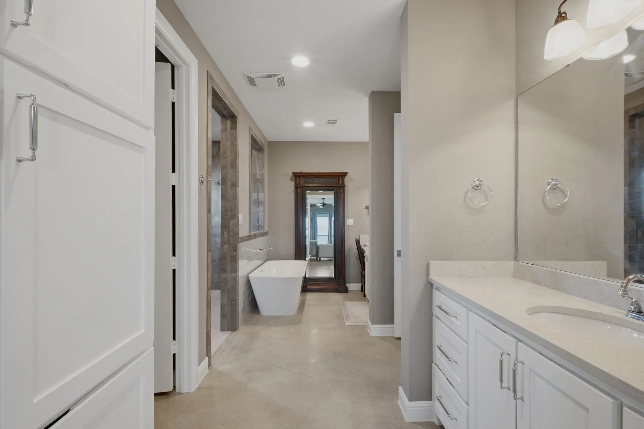 Single Family Residence For Sale in Grayson County , 568 Crow Road, Whitesboro, Texas 76273, 4 Bedroom, 4 Bathroom, 4 Garage spaces, 3,410 Sqft, built in 2018, mls#21387478, Real Estate Agent in Whitesboro, Homes For Sale in Grayson county, Homes For Sale in Whitesboro, Realtor in Whitesboro Texas, Real Estate Brokerage Independent Realty Texas, Luminita Cordes Realtor