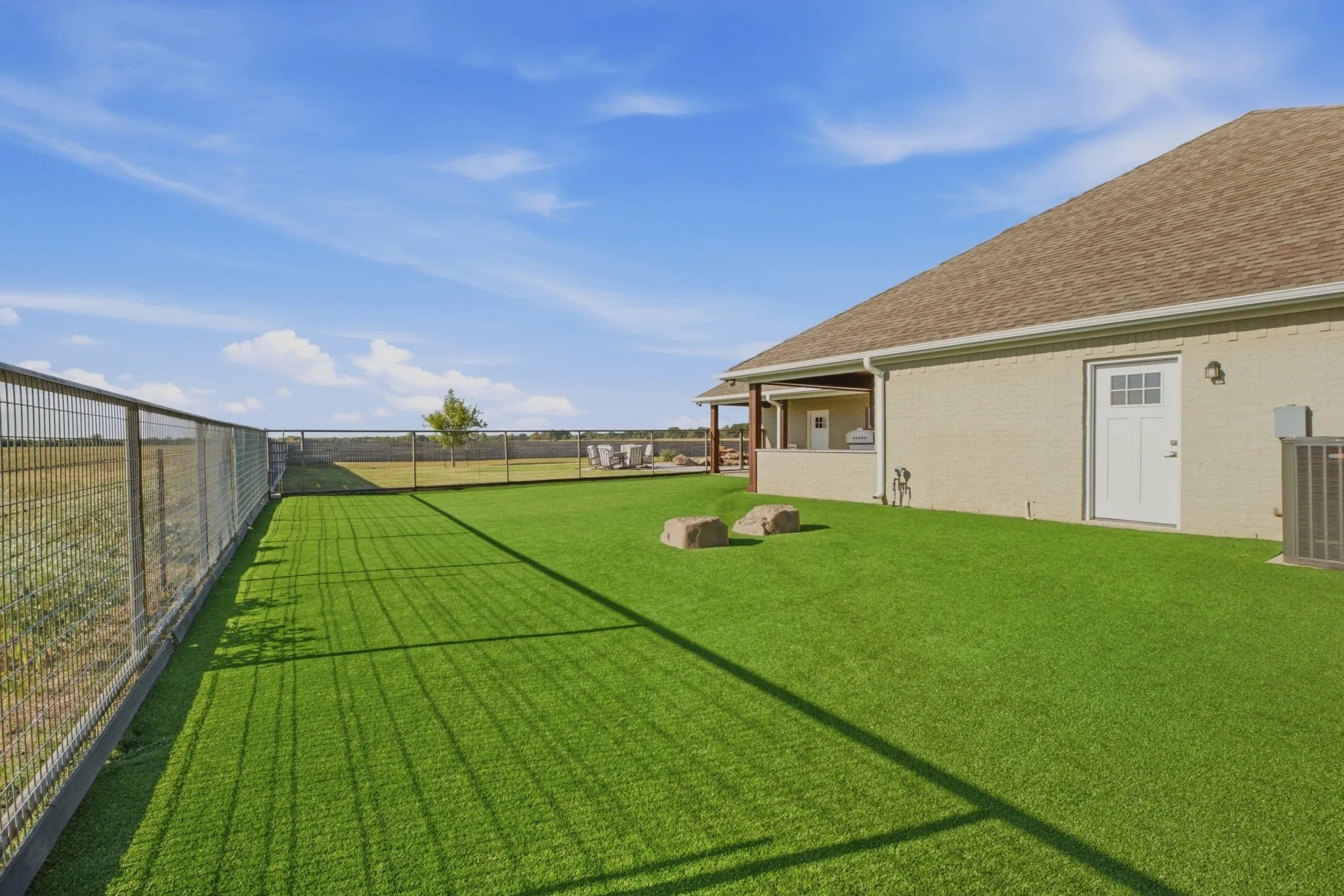 Single Family Residence For Sale in Grayson County , 568 Crow Road, Whitesboro, Texas 76273, 4 Bedroom, 4 Bathroom, 4 Garage spaces, 3,410 Sqft, built in 2018, mls#21387478, Real Estate Agent in Whitesboro, Homes For Sale in Grayson county, Homes For Sale in Whitesboro, Realtor in Whitesboro Texas, Real Estate Brokerage Independent Realty Texas, Luminita Cordes Realtor