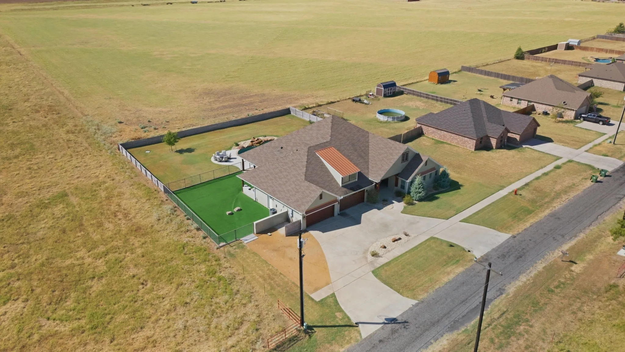 Single Family Residence For Sale in Grayson County , 568 Crow Road, Whitesboro, Texas 76273, 4 Bedroom, 4 Bathroom, 4 Garage spaces, 3,410 Sqft, built in 2018, mls#21387478, Real Estate Agent in Whitesboro, Homes For Sale in Grayson county, Homes For Sale in Whitesboro, Realtor in Whitesboro Texas, Real Estate Brokerage Independent Realty Texas, Luminita Cordes Realtor