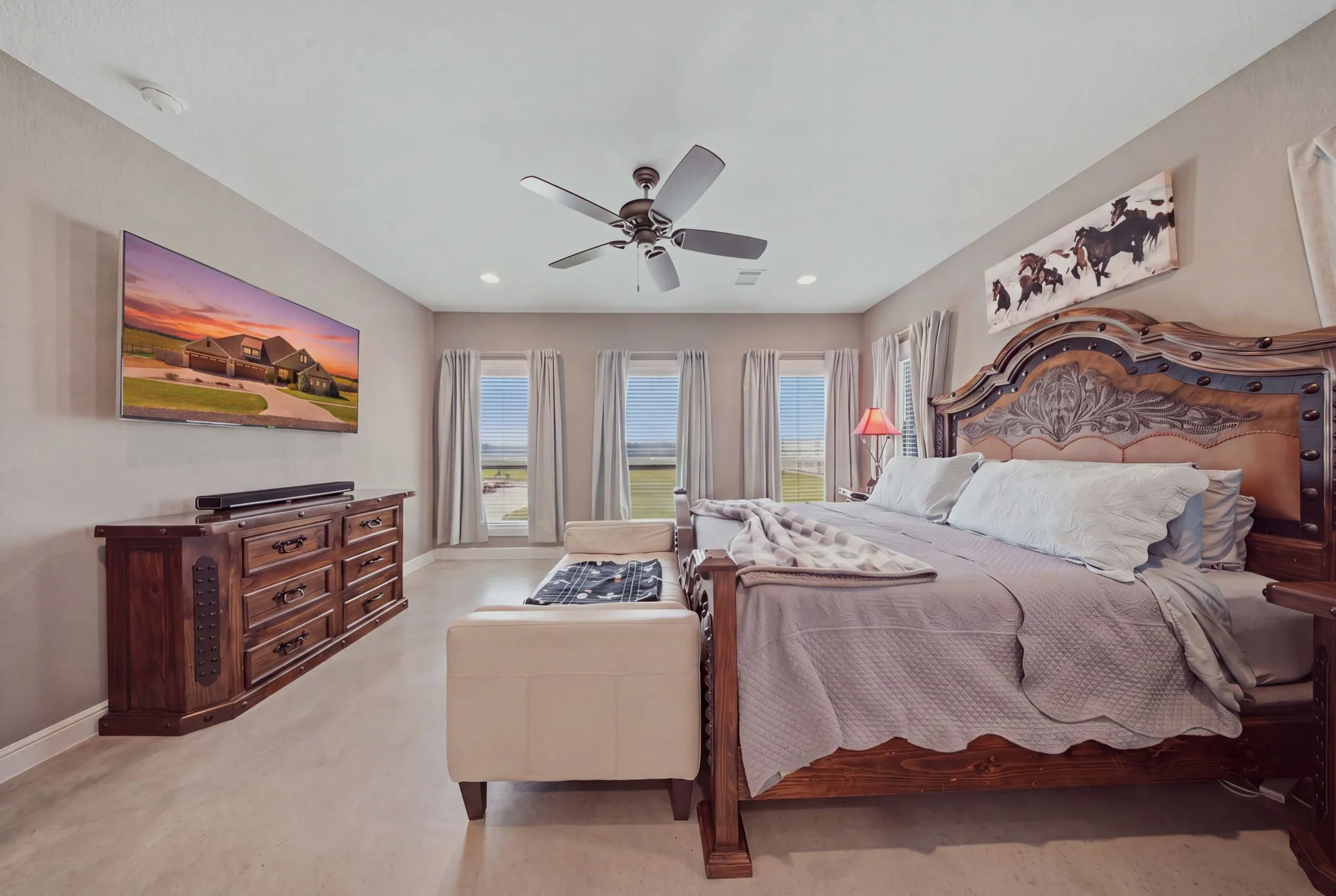 Single Family Residence For Sale in Grayson County , 568 Crow Road, Whitesboro, Texas 76273, 4 Bedroom, 4 Bathroom, 4 Garage spaces, 3,410 Sqft, built in 2018, mls#21387478, Real Estate Agent in Whitesboro, Homes For Sale in Grayson county, Homes For Sale in Whitesboro, Realtor in Whitesboro Texas, Real Estate Brokerage Independent Realty Texas, Luminita Cordes Realtor