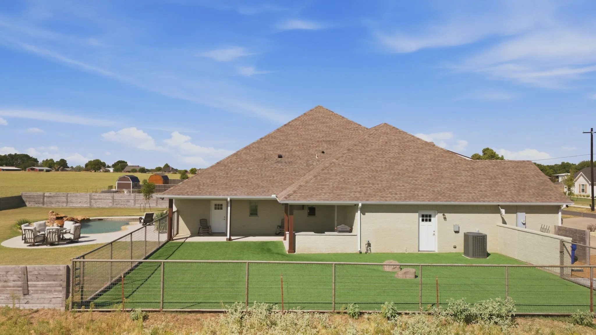 Single Family Residence For Sale in Grayson County , 568 Crow Road, Whitesboro, Texas 76273, 4 Bedroom, 4 Bathroom, 4 Garage spaces, 3,410 Sqft, built in 2018, mls#21387478, Real Estate Agent in Whitesboro, Homes For Sale in Grayson county, Homes For Sale in Whitesboro, Realtor in Whitesboro Texas, Real Estate Brokerage Independent Realty Texas, Luminita Cordes Realtor