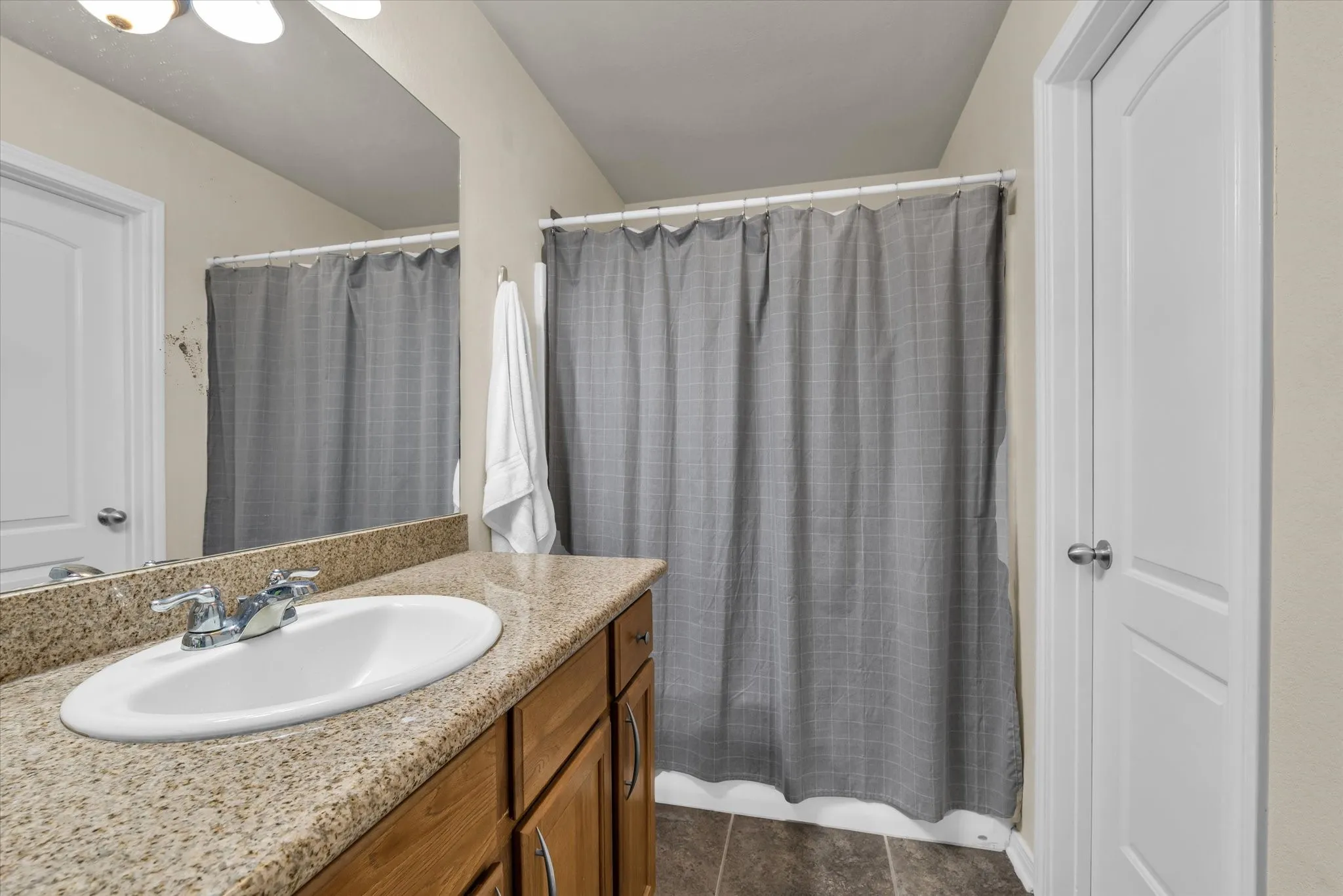 Condominium For Sale in Mc Lennan County , 2513 S 2nd Street 1B, Waco, Texas 76706, 3 Bedroom, 4 Bathroom, Garage spaces, 1,722 Sqft, built in 2008, mls#21390664, Real Estate Agent in Waco, Homes For Sale in Mc Lennan county, Homes For Sale in Waco, Realtor in Waco Texas, Real Estate Brokerage Independent Realty Texas, Luminita Cordes Realtor