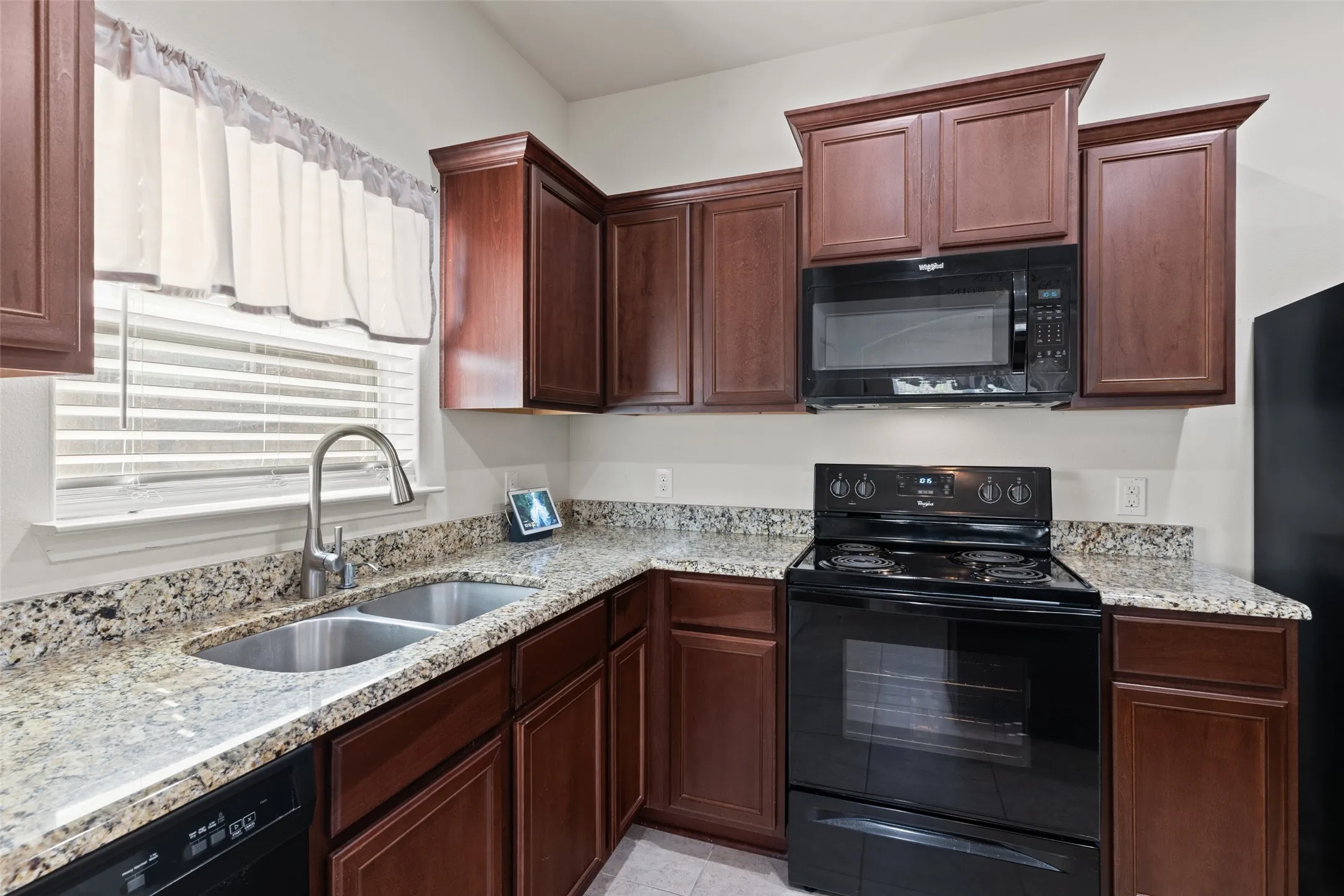 Single Family Residence For Sale in Tarrant County , 4128 Tower Bridge Lane, Crowley, Texas 76036, 3 Bedroom, 2 Bathroom, 2 Garage spaces, 1,575 Sqft, built in 2017, mls#21390148, Real Estate Agent in Crowley, Homes For Sale in Tarrant county, Homes For Sale in Crowley, Realtor in Crowley Texas, Real Estate Brokerage Independent Realty Texas, Luminita Cordes Realtor