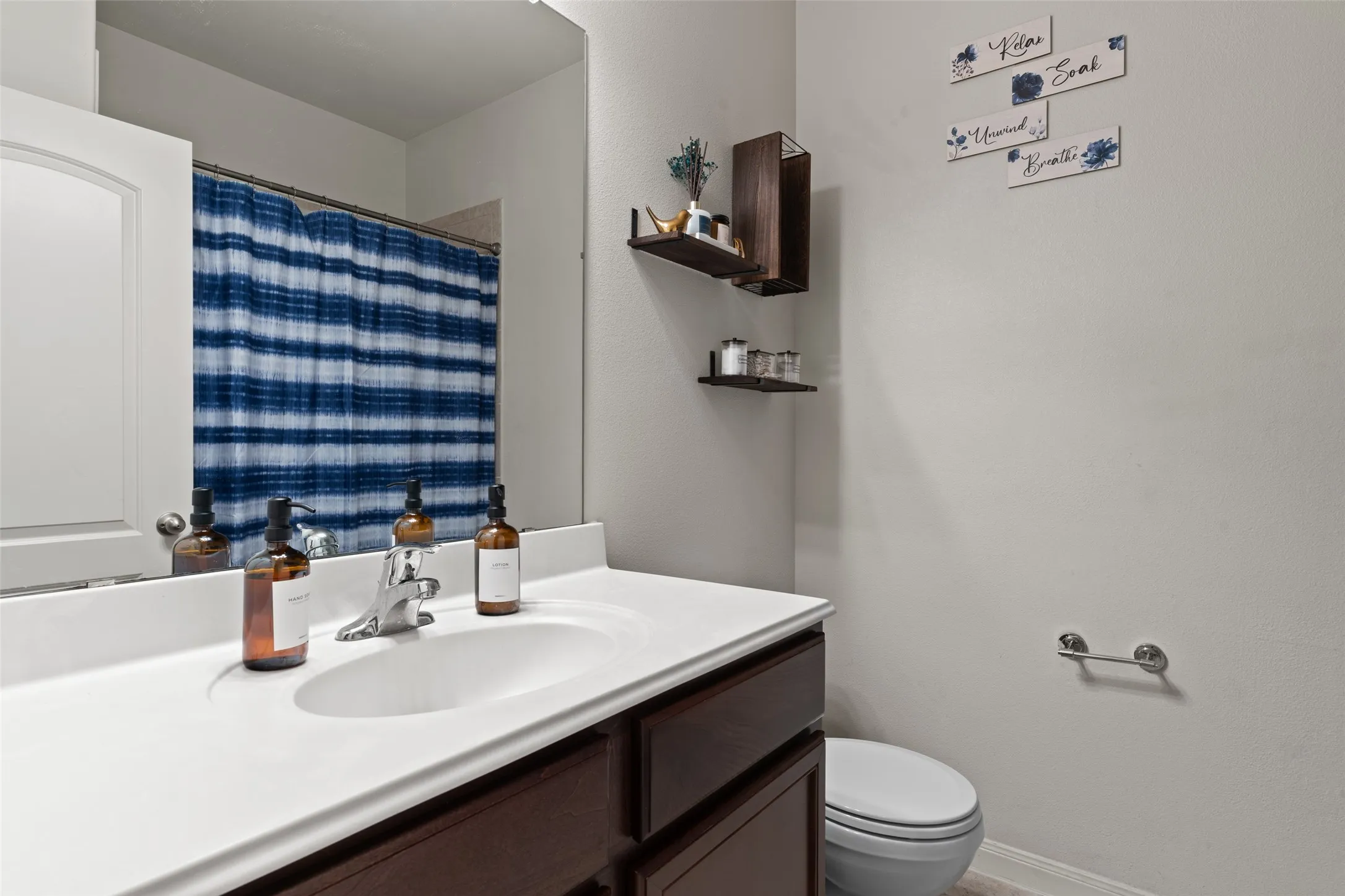 Single Family Residence For Sale in Tarrant County , 4128 Tower Bridge Lane, Crowley, Texas 76036, 3 Bedroom, 2 Bathroom, 2 Garage spaces, 1,575 Sqft, built in 2017, mls#21390148, Real Estate Agent in Crowley, Homes For Sale in Tarrant county, Homes For Sale in Crowley, Realtor in Crowley Texas, Real Estate Brokerage Independent Realty Texas, Luminita Cordes Realtor