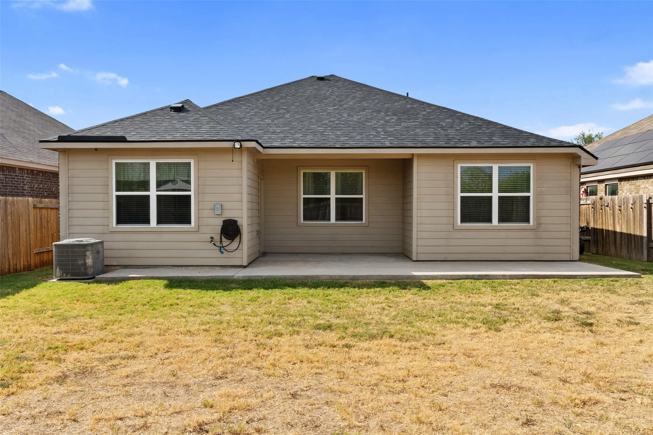 Single Family Residence For Sale in Tarrant County , 4128 Tower Bridge Lane, Crowley, Texas 76036, 3 Bedroom, 2 Bathroom, 2 Garage spaces, 1,575 Sqft, built in 2017, mls#21390148, Real Estate Agent in Crowley, Homes For Sale in Tarrant county, Homes For Sale in Crowley, Realtor in Crowley Texas, Real Estate Brokerage Independent Realty Texas, Luminita Cordes Realtor