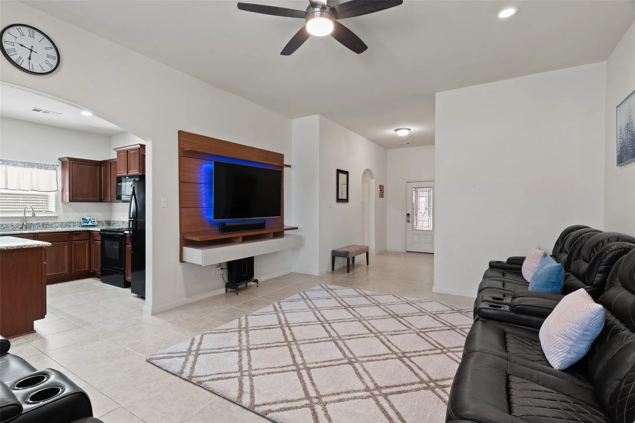 Single Family Residence For Sale in Tarrant County , 4128 Tower Bridge Lane, Crowley, Texas 76036, 3 Bedroom, 2 Bathroom, 2 Garage spaces, 1,575 Sqft, built in 2017, mls#21390148, Real Estate Agent in Crowley, Homes For Sale in Tarrant county, Homes For Sale in Crowley, Realtor in Crowley Texas, Real Estate Brokerage Independent Realty Texas, Luminita Cordes Realtor