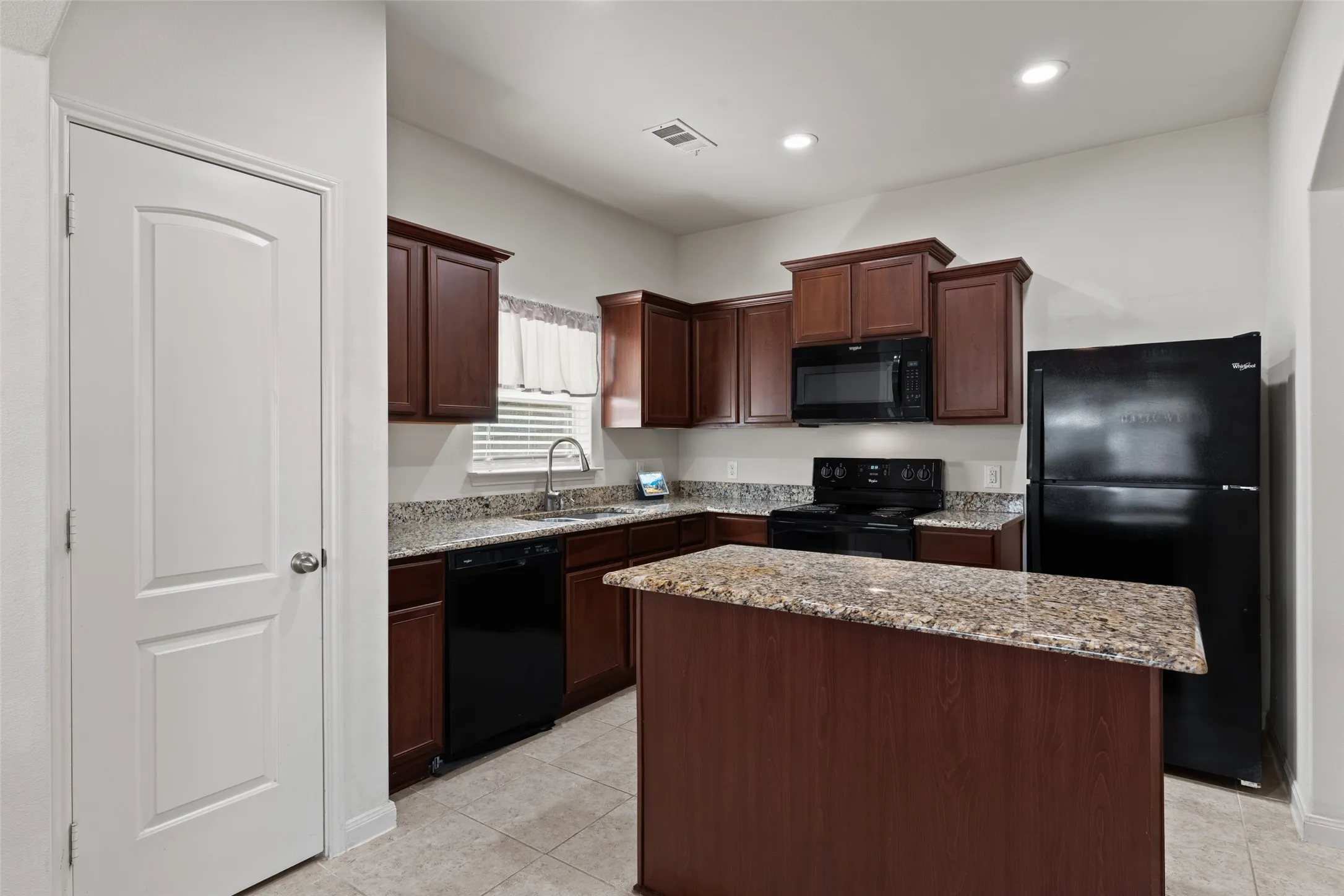 Single Family Residence For Sale in Tarrant County , 4128 Tower Bridge Lane, Crowley, Texas 76036, 3 Bedroom, 2 Bathroom, 2 Garage spaces, 1,575 Sqft, built in 2017, mls#21390148, Real Estate Agent in Crowley, Homes For Sale in Tarrant county, Homes For Sale in Crowley, Realtor in Crowley Texas, Real Estate Brokerage Independent Realty Texas, Luminita Cordes Realtor