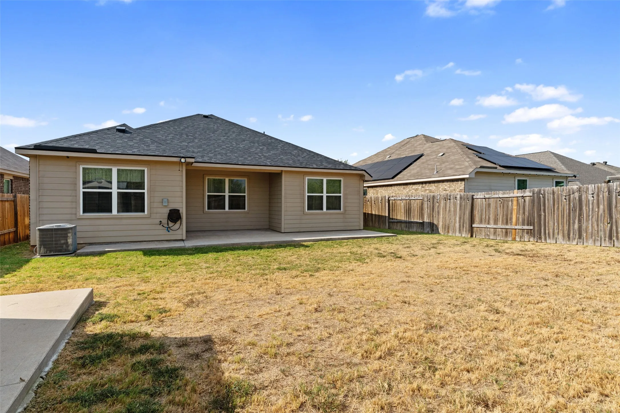 Single Family Residence For Sale in Tarrant County , 4128 Tower Bridge Lane, Crowley, Texas 76036, 3 Bedroom, 2 Bathroom, 2 Garage spaces, 1,575 Sqft, built in 2017, mls#21390148, Real Estate Agent in Crowley, Homes For Sale in Tarrant county, Homes For Sale in Crowley, Realtor in Crowley Texas, Real Estate Brokerage Independent Realty Texas, Luminita Cordes Realtor