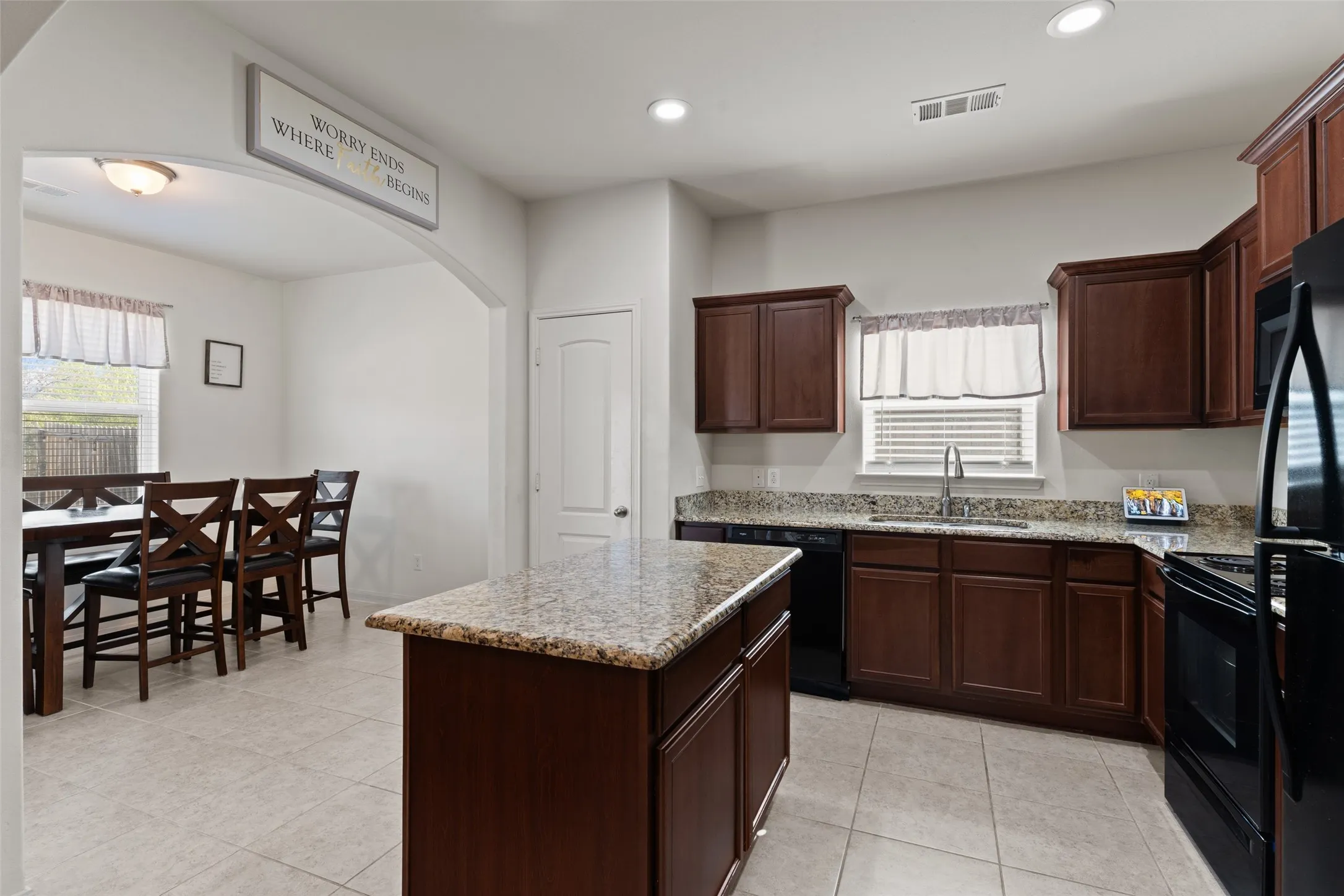 Single Family Residence For Sale in Tarrant County , 4128 Tower Bridge Lane, Crowley, Texas 76036, 3 Bedroom, 2 Bathroom, 2 Garage spaces, 1,575 Sqft, built in 2017, mls#21390148, Real Estate Agent in Crowley, Homes For Sale in Tarrant county, Homes For Sale in Crowley, Realtor in Crowley Texas, Real Estate Brokerage Independent Realty Texas, Luminita Cordes Realtor