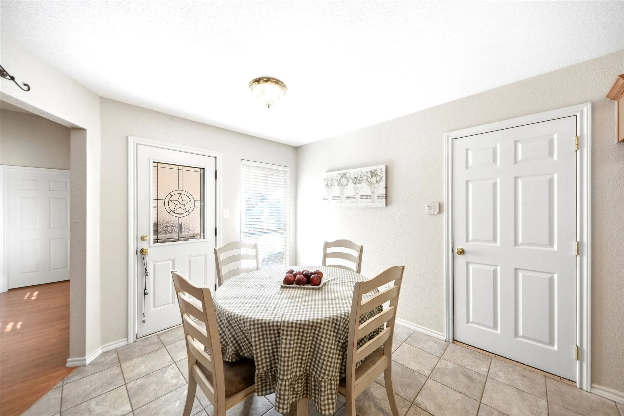 Single Family Residence For Sale in Dallas County , 7514 Westway Drive, Rowlett, Texas 75089, 3 Bedroom, 2 Bathroom, 2 Garage spaces, 1,870 Sqft, built in 2001, mls#21390347, Real Estate Agent in Rowlett, Homes For Sale in Dallas county, Homes For Sale in Rowlett, Realtor in Rowlett Texas, Real Estate Brokerage Independent Realty Texas, Luminita Cordes Realtor