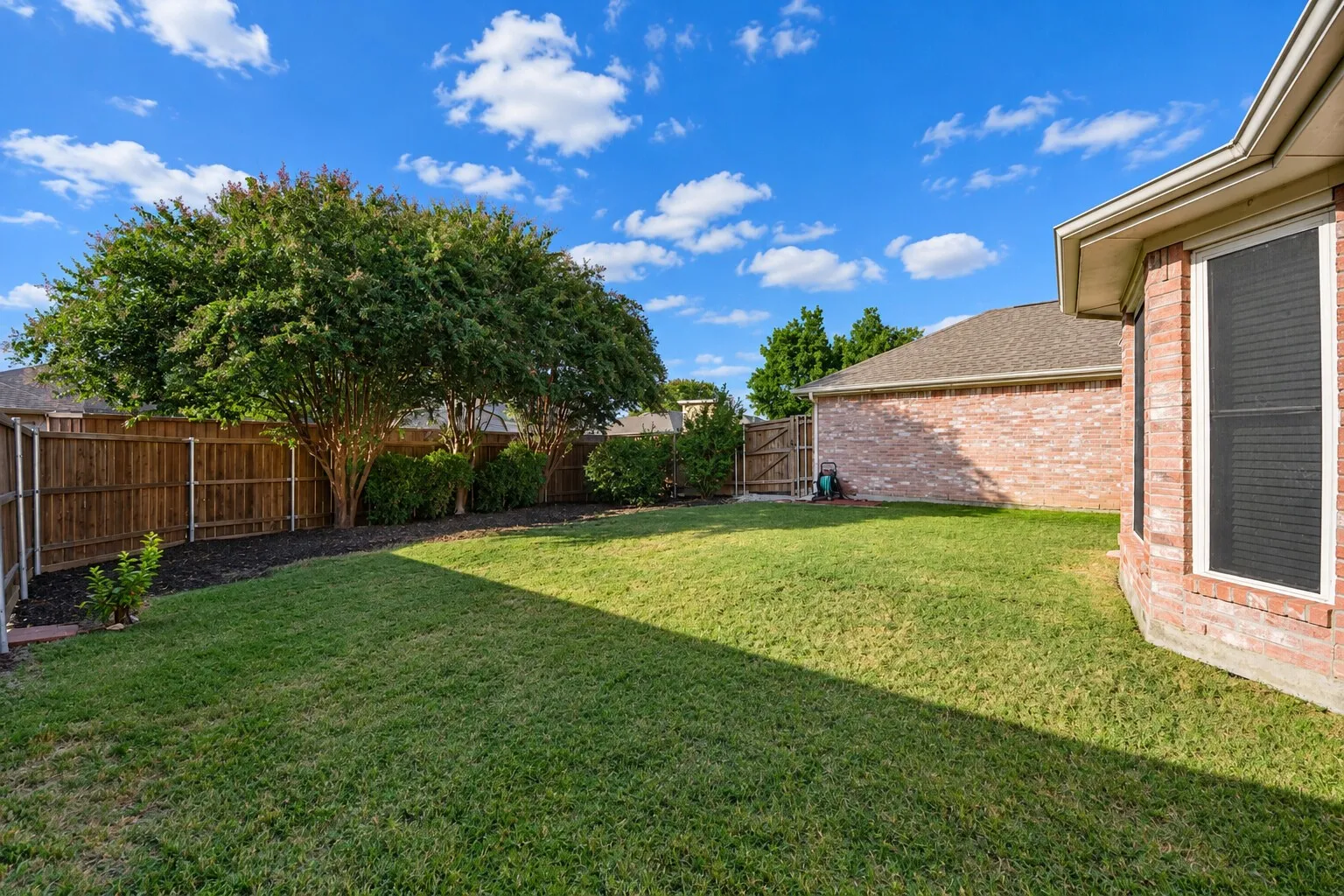 Single Family Residence For Sale in Dallas County , 7514 Westway Drive, Rowlett, Texas 75089, 3 Bedroom, 2 Bathroom, 2 Garage spaces, 1,870 Sqft, built in 2001, mls#21390347, Real Estate Agent in Rowlett, Homes For Sale in Dallas county, Homes For Sale in Rowlett, Realtor in Rowlett Texas, Real Estate Brokerage Independent Realty Texas, Luminita Cordes Realtor