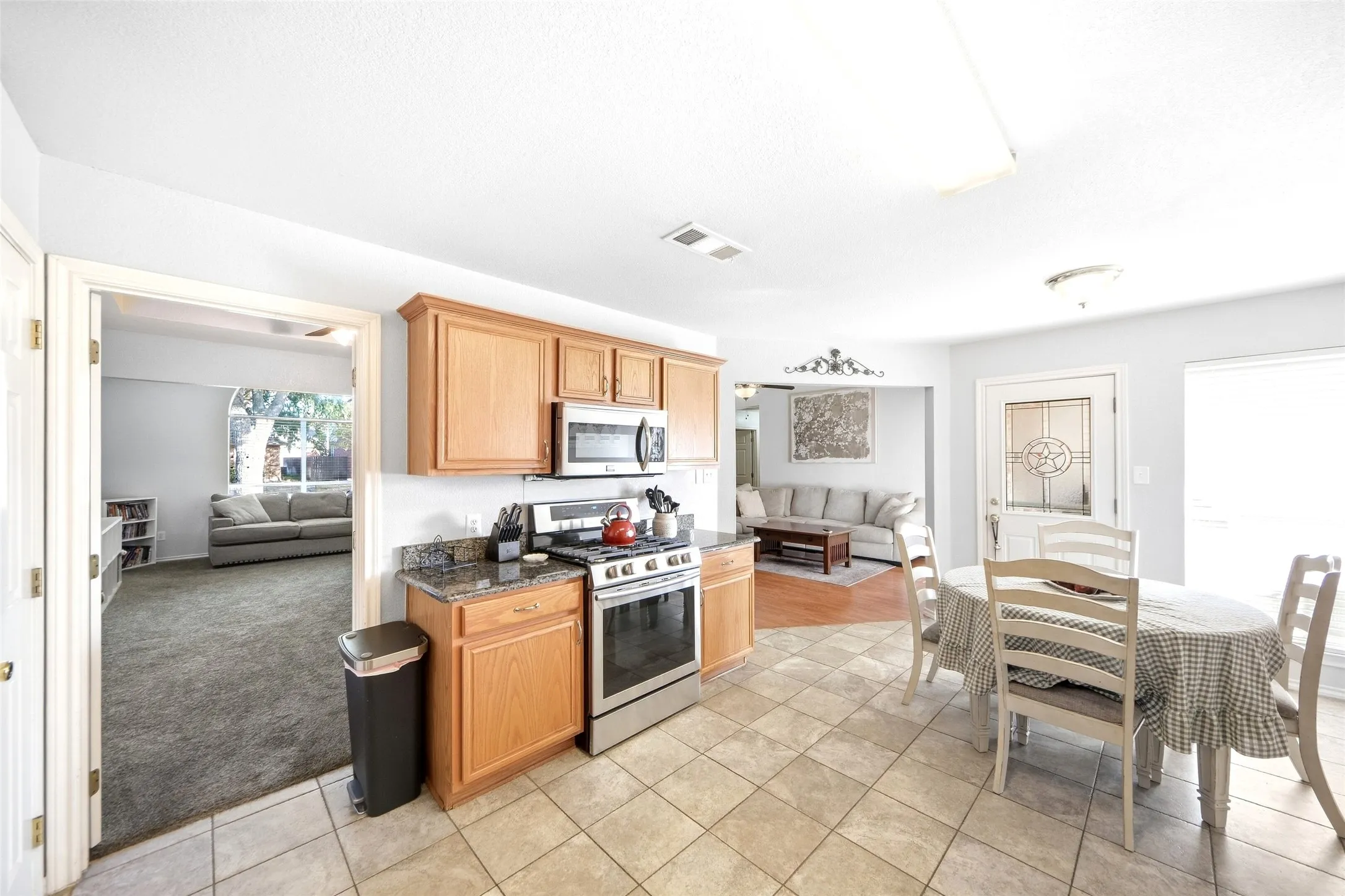 Single Family Residence For Sale in Dallas County , 7514 Westway Drive, Rowlett, Texas 75089, 3 Bedroom, 2 Bathroom, 2 Garage spaces, 1,870 Sqft, built in 2001, mls#21390347, Real Estate Agent in Rowlett, Homes For Sale in Dallas county, Homes For Sale in Rowlett, Realtor in Rowlett Texas, Real Estate Brokerage Independent Realty Texas, Luminita Cordes Realtor