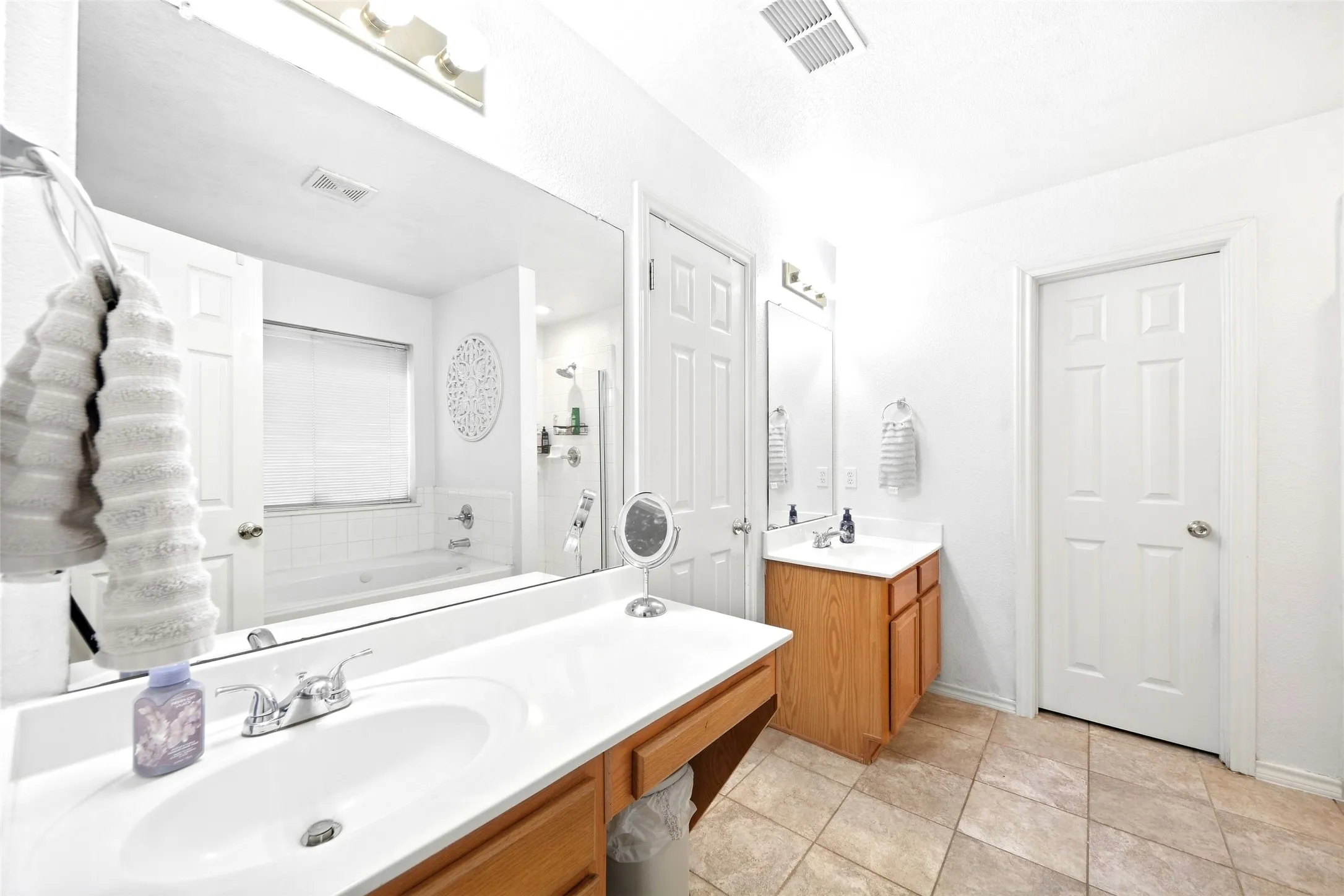 Single Family Residence For Sale in Dallas County , 7514 Westway Drive, Rowlett, Texas 75089, 3 Bedroom, 2 Bathroom, 2 Garage spaces, 1,870 Sqft, built in 2001, mls#21390347, Real Estate Agent in Rowlett, Homes For Sale in Dallas county, Homes For Sale in Rowlett, Realtor in Rowlett Texas, Real Estate Brokerage Independent Realty Texas, Luminita Cordes Realtor