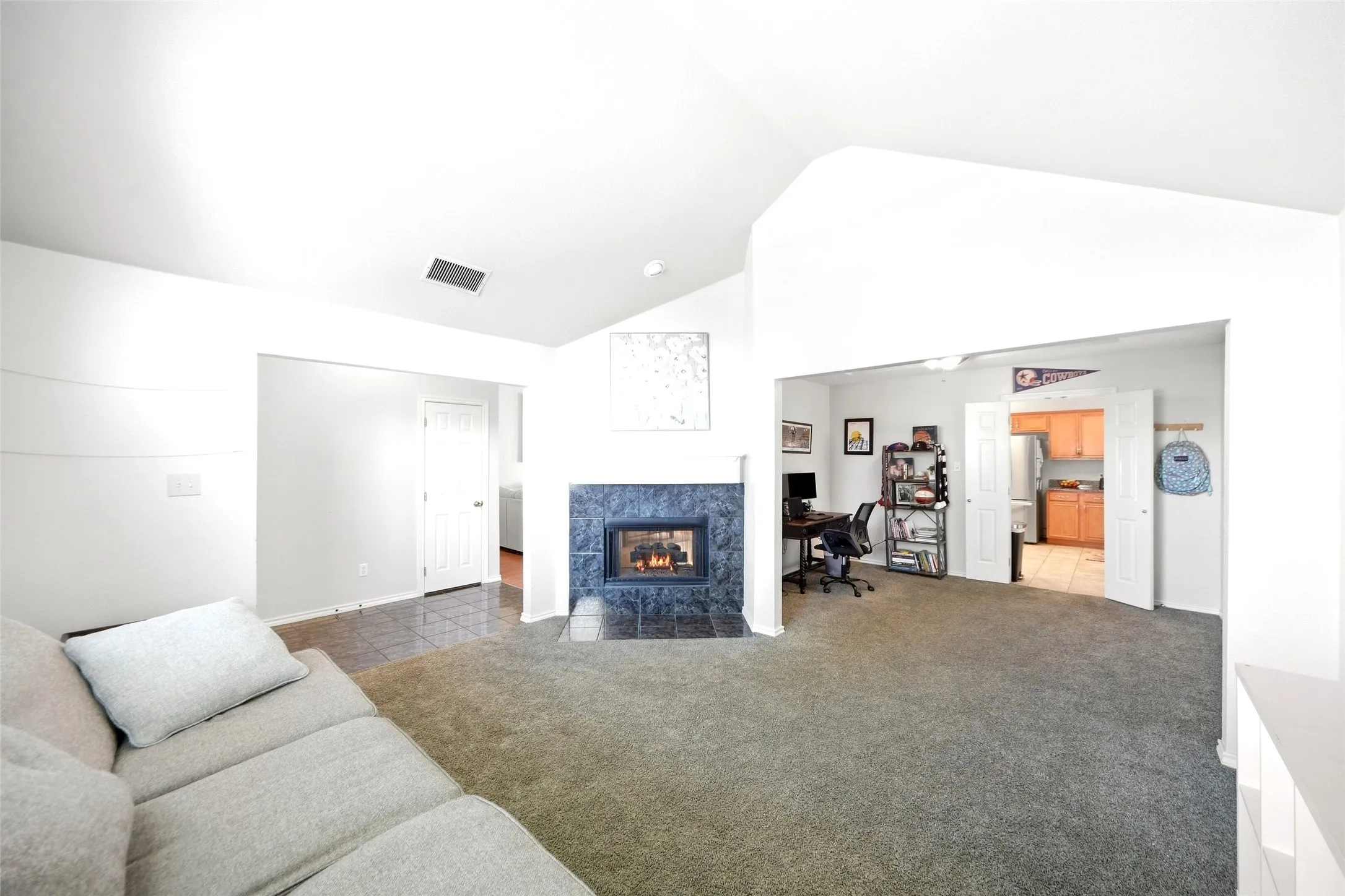Single Family Residence For Sale in Dallas County , 7514 Westway Drive, Rowlett, Texas 75089, 3 Bedroom, 2 Bathroom, 2 Garage spaces, 1,870 Sqft, built in 2001, mls#21390347, Real Estate Agent in Rowlett, Homes For Sale in Dallas county, Homes For Sale in Rowlett, Realtor in Rowlett Texas, Real Estate Brokerage Independent Realty Texas, Luminita Cordes Realtor