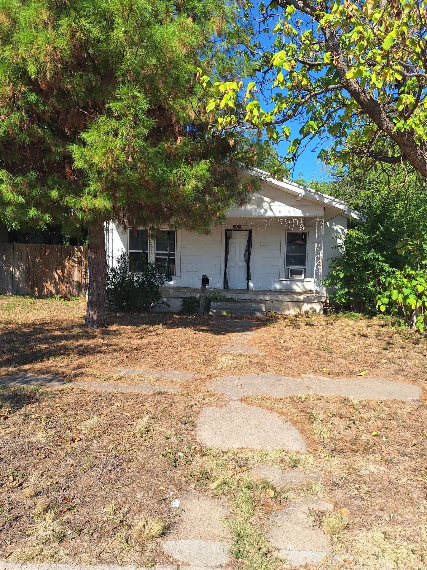 Single Family Residence For Rent