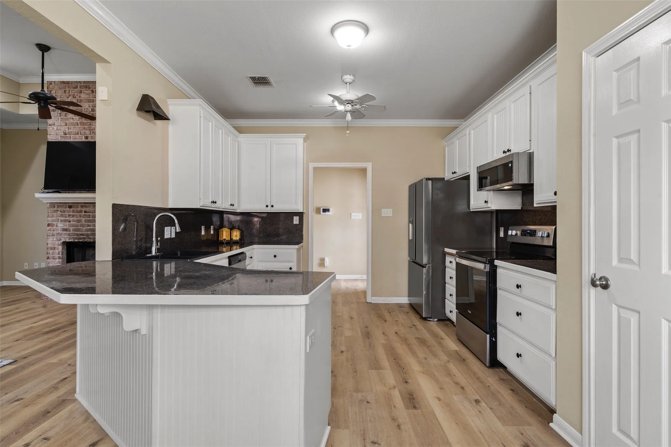 Single Family Residence For Sale in Mc Lennan County , 10124 Cougar Ridge Parkway, Waco, Texas 76708, 3 Bedroom, 2 Bathroom, Garage spaces, 2,062 Sqft, built in 2004, mls#21390395, Real Estate Agent in Waco, Homes For Sale in Mc Lennan county, Homes For Sale in Waco, Realtor in Waco Texas, Real Estate Brokerage Independent Realty Texas, Luminita Cordes Realtor