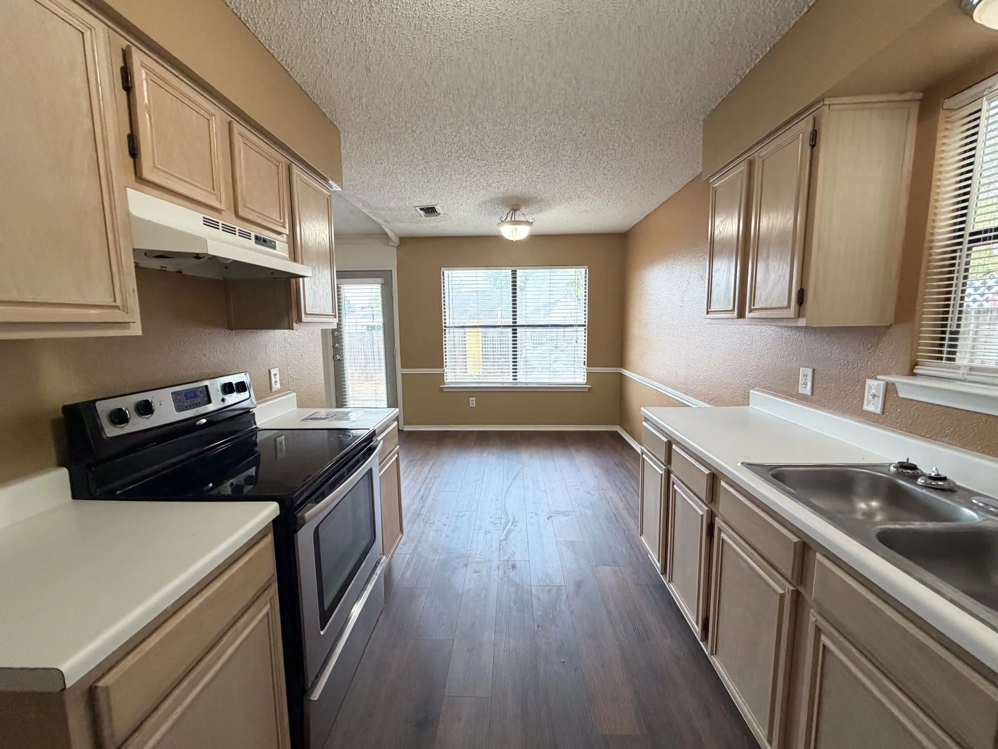 Single Family Residence For Rent in Ellis County , 921 Park Place Boulevard, Midlothian, Texas 76065, 3 Bedroom, 2 Bathroom, 2 Garage spaces, 1,103 Sqft, built in 1989, mls#21390678, Real Estate Agent in Midlothian, Homes For Rent in Ellis county, Homes For Rent in Midlothian, Realtor in Midlothian Texas, Real Estate Brokerage Independent Realty Texas, Luminita Cordes Realtor