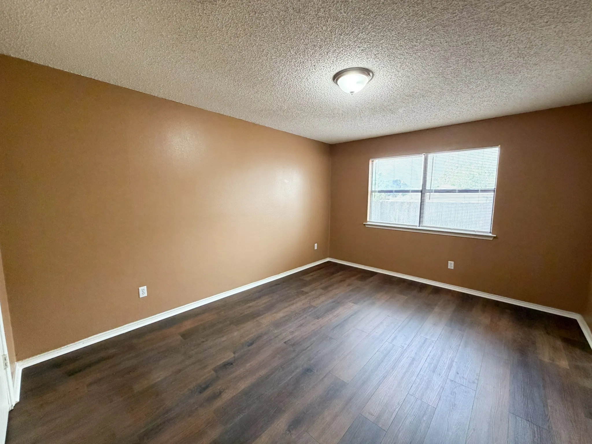 Single Family Residence For Rent in Ellis County , 921 Park Place Boulevard, Midlothian, Texas 76065, 3 Bedroom, 2 Bathroom, 2 Garage spaces, 1,103 Sqft, built in 1989, mls#21390678, Real Estate Agent in Midlothian, Homes For Rent in Ellis county, Homes For Rent in Midlothian, Realtor in Midlothian Texas, Real Estate Brokerage Independent Realty Texas, Luminita Cordes Realtor