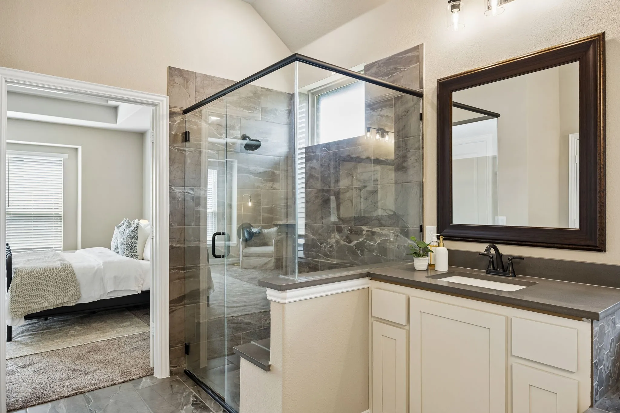 Single Family Residence For Sale in Ellis County , 3006 Holland Lane, Midlothian, Texas 76065, 4 Bedroom, 3 Bathroom, 2 Garage spaces, 3,138 Sqft, built in 2023, mls#21390614, Real Estate Agent in Midlothian, Homes For Sale in Ellis county, Homes For Sale in Midlothian, Realtor in Midlothian Texas, Real Estate Brokerage Independent Realty Texas, Luminita Cordes Realtor