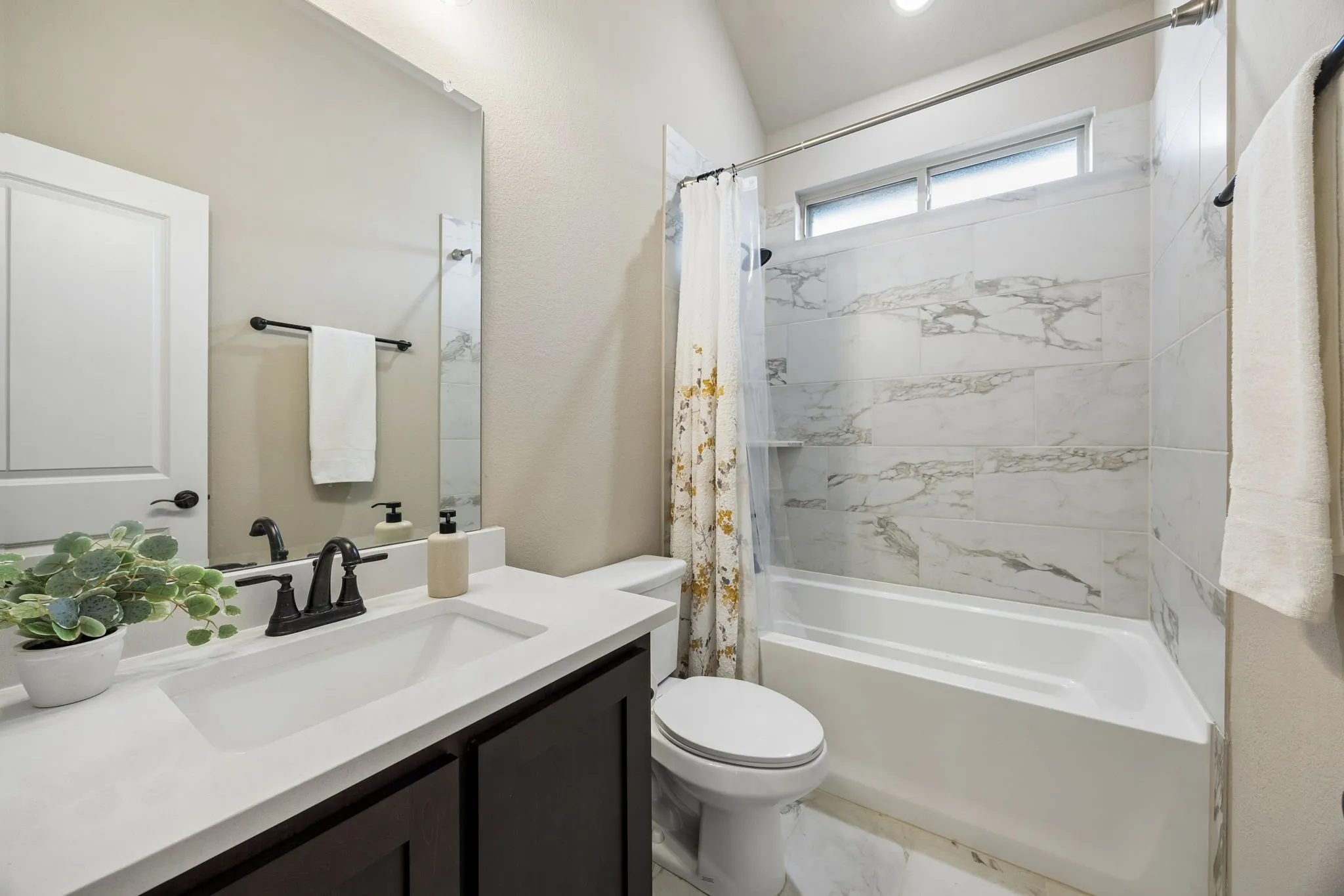Single Family Residence For Sale in Ellis County , 3006 Holland Lane, Midlothian, Texas 76065, 4 Bedroom, 3 Bathroom, 2 Garage spaces, 3,138 Sqft, built in 2023, mls#21390614, Real Estate Agent in Midlothian, Homes For Sale in Ellis county, Homes For Sale in Midlothian, Realtor in Midlothian Texas, Real Estate Brokerage Independent Realty Texas, Luminita Cordes Realtor