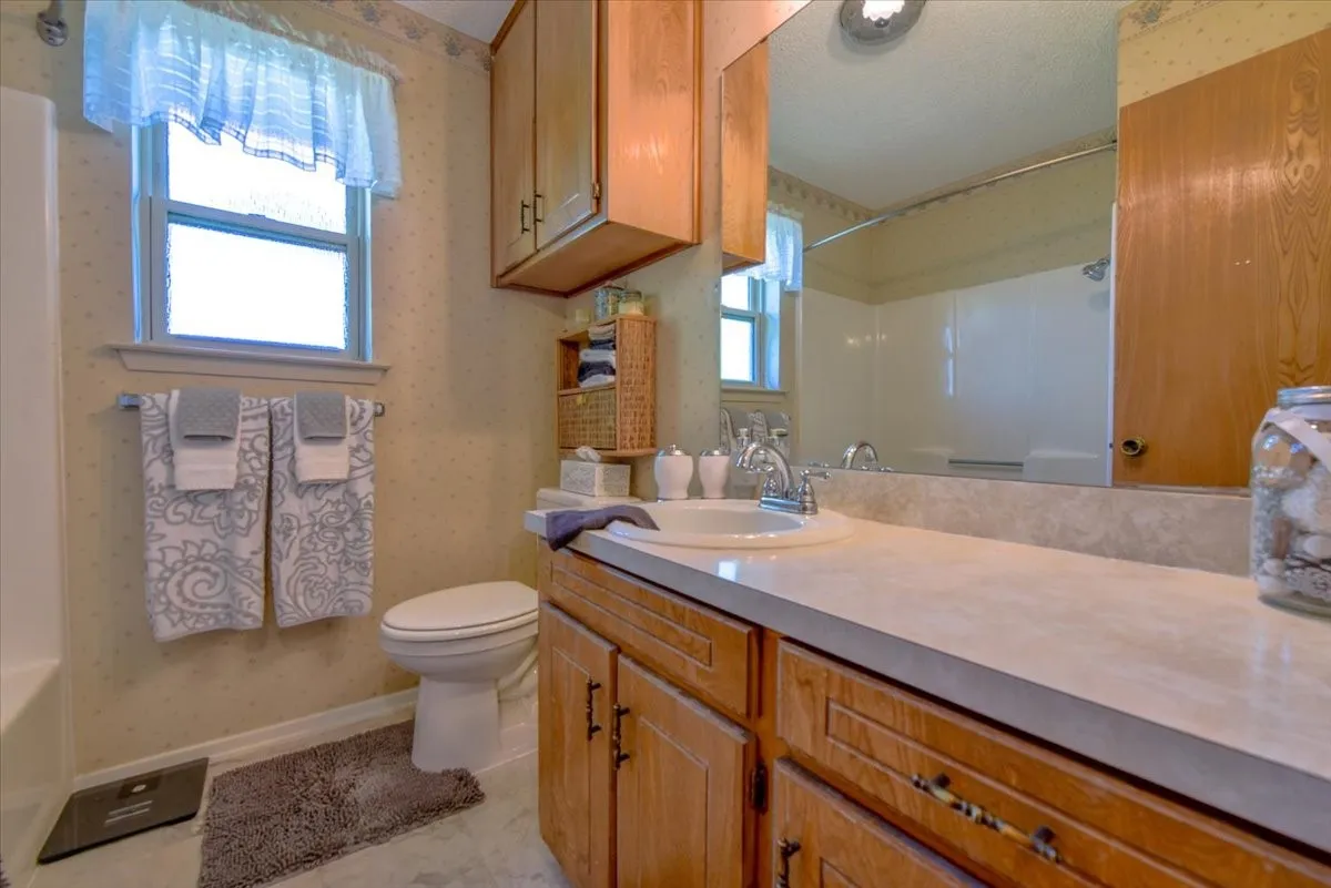 Single Family Residence For Sale in Tarrant County , 212 Cindy Street S, Keller, Texas 76248, 3 Bedroom, 2 Bathroom, 2 Garage spaces, 1,517 Sqft, built in 1986, mls#21336071, Real Estate Agent in Keller, Homes For Sale in Tarrant county, Homes For Sale in Keller, Realtor in Keller Texas, Real Estate Brokerage Independent Realty Texas, Luminita Cordes Realtor