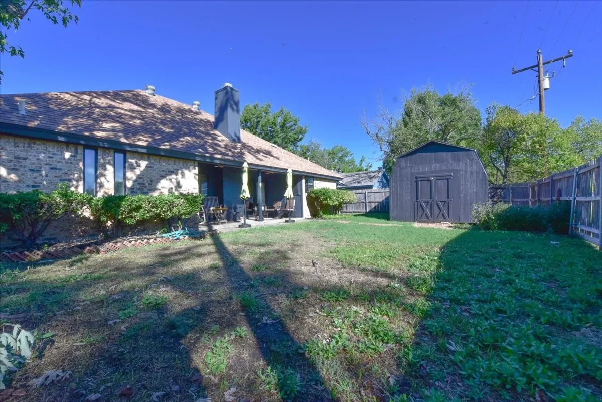 Single Family Residence For Sale in Tarrant County , 212 Cindy Street S, Keller, Texas 76248, 3 Bedroom, 2 Bathroom, 2 Garage spaces, 1,517 Sqft, built in 1986, mls#21336071, Real Estate Agent in Keller, Homes For Sale in Tarrant county, Homes For Sale in Keller, Realtor in Keller Texas, Real Estate Brokerage Independent Realty Texas, Luminita Cordes Realtor