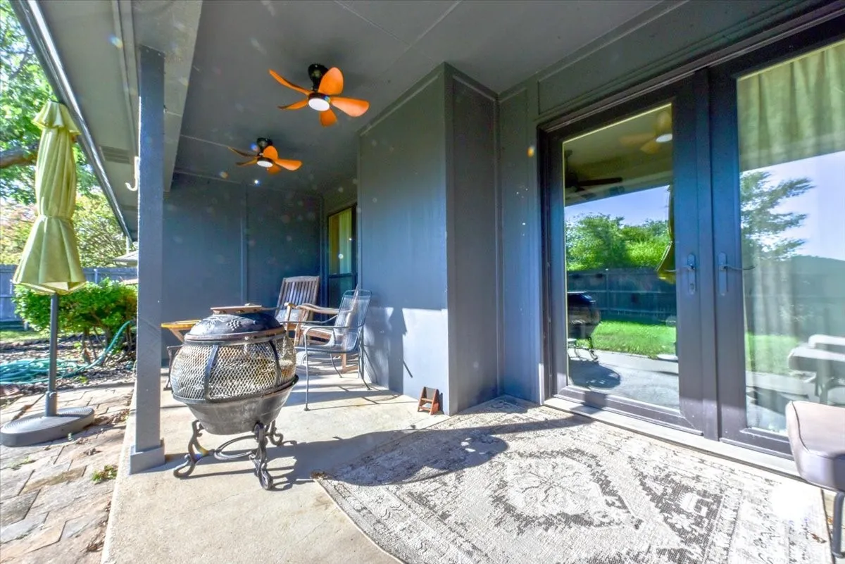 Single Family Residence For Sale in Tarrant County , 212 Cindy Street S, Keller, Texas 76248, 3 Bedroom, 2 Bathroom, 2 Garage spaces, 1,517 Sqft, built in 1986, mls#21336071, Real Estate Agent in Keller, Homes For Sale in Tarrant county, Homes For Sale in Keller, Realtor in Keller Texas, Real Estate Brokerage Independent Realty Texas, Luminita Cordes Realtor