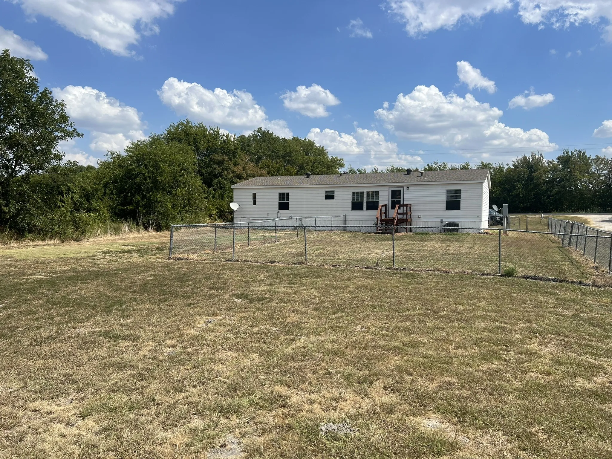 Mobile Home For Rent in Collin County , 2660 County Road 601, Farmersville, Texas 75442, 3 Bedroom, 2 Bathroom, Garage spaces, 1,600 Sqft, built in 2001, mls#21389489, Real Estate Agent in Farmersville, Homes For Rent in Collin county, Homes For Rent in Farmersville, Realtor in Farmersville Texas, Real Estate Brokerage Independent Realty Texas, Luminita Cordes Realtor