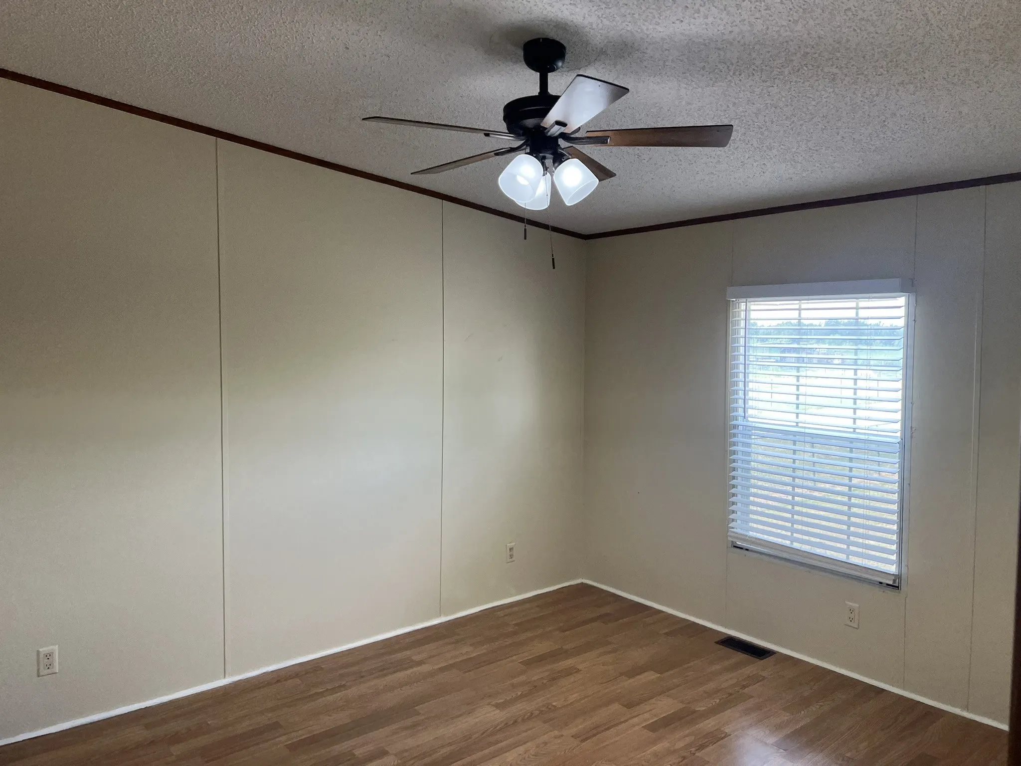 Mobile Home For Rent in Collin County , 2660 County Road 601, Farmersville, Texas 75442, 3 Bedroom, 2 Bathroom, Garage spaces, 1,600 Sqft, built in 2001, mls#21389489, Real Estate Agent in Farmersville, Homes For Rent in Collin county, Homes For Rent in Farmersville, Realtor in Farmersville Texas, Real Estate Brokerage Independent Realty Texas, Luminita Cordes Realtor