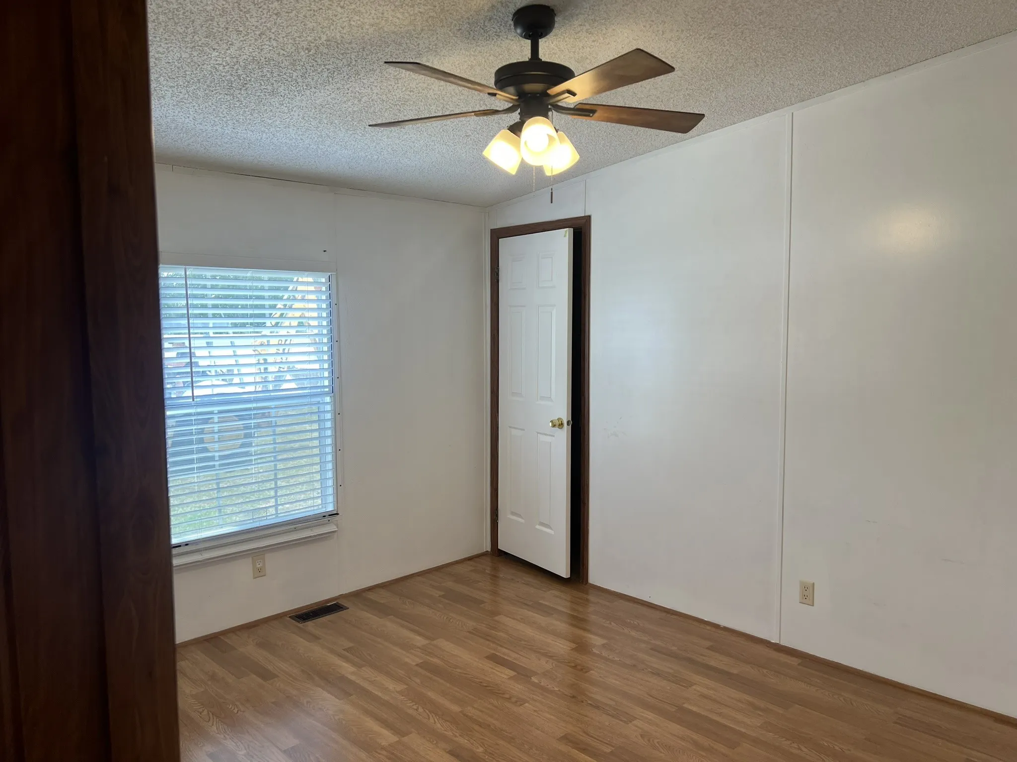 Mobile Home For Rent in Collin County , 2660 County Road 601, Farmersville, Texas 75442, 3 Bedroom, 2 Bathroom, Garage spaces, 1,600 Sqft, built in 2001, mls#21389489, Real Estate Agent in Farmersville, Homes For Rent in Collin county, Homes For Rent in Farmersville, Realtor in Farmersville Texas, Real Estate Brokerage Independent Realty Texas, Luminita Cordes Realtor