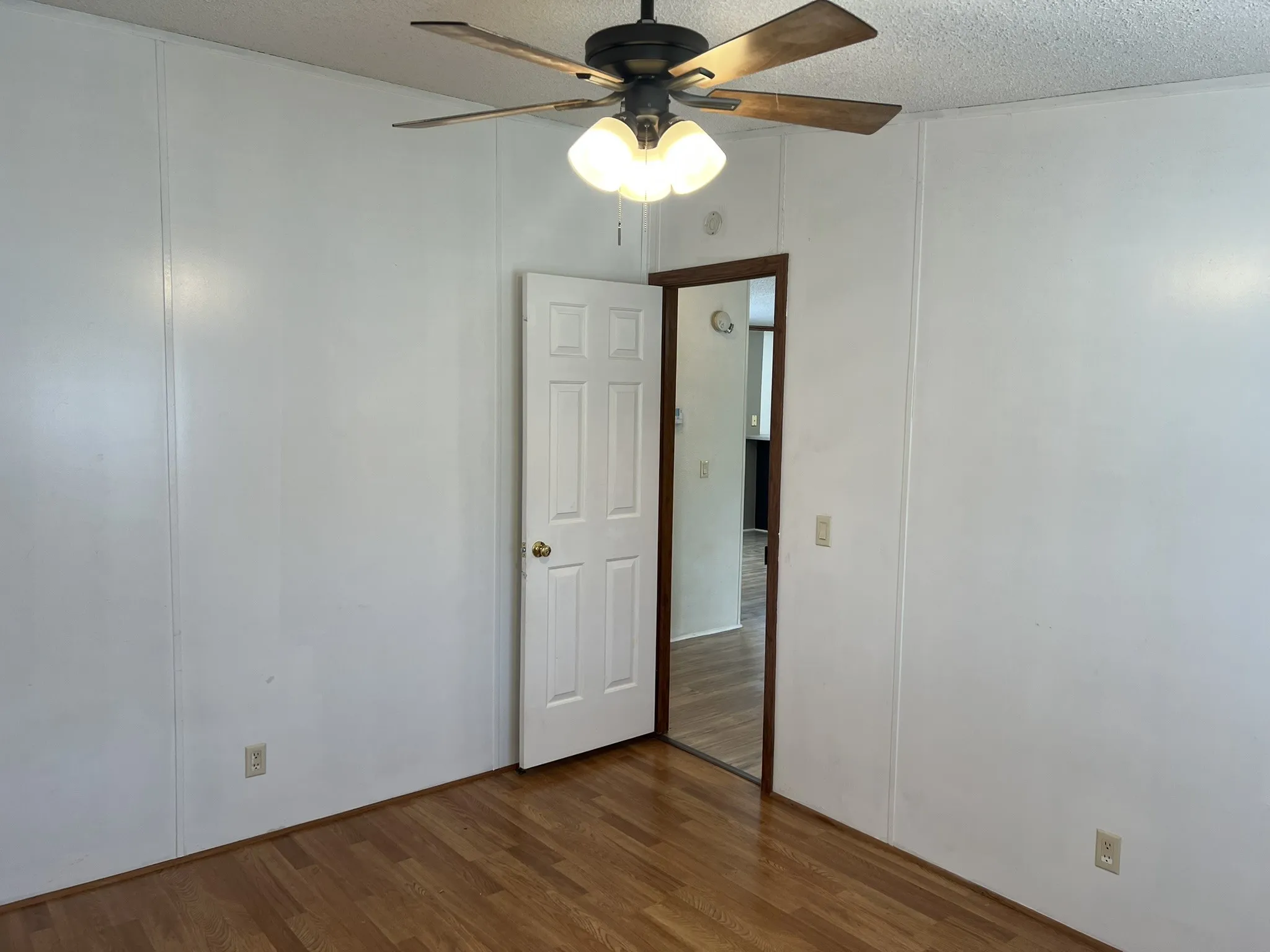 Mobile Home For Rent in Collin County , 2660 County Road 601, Farmersville, Texas 75442, 3 Bedroom, 2 Bathroom, Garage spaces, 1,600 Sqft, built in 2001, mls#21389489, Real Estate Agent in Farmersville, Homes For Rent in Collin county, Homes For Rent in Farmersville, Realtor in Farmersville Texas, Real Estate Brokerage Independent Realty Texas, Luminita Cordes Realtor