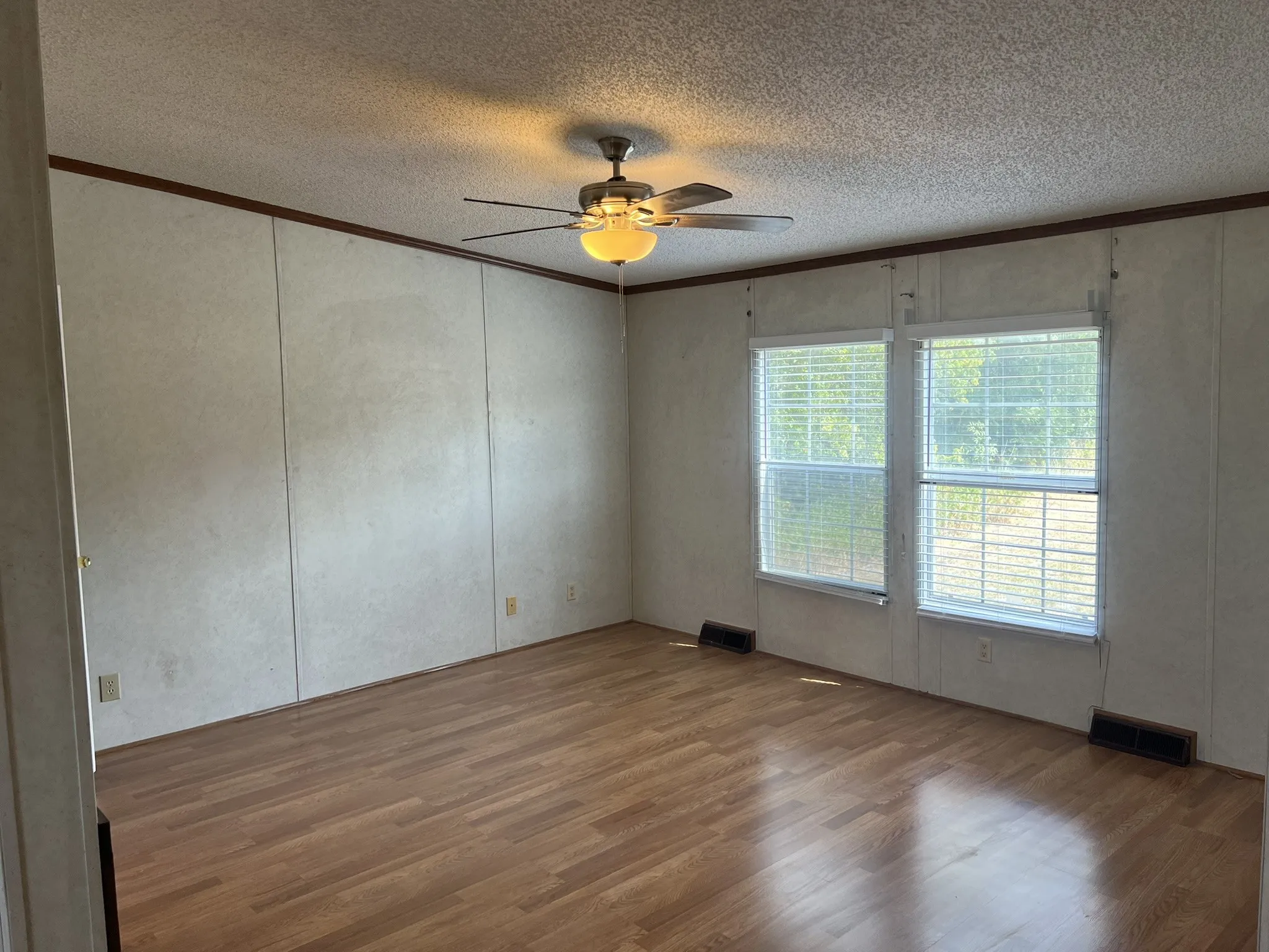 Mobile Home For Rent in Collin County , 2660 County Road 601, Farmersville, Texas 75442, 3 Bedroom, 2 Bathroom, Garage spaces, 1,600 Sqft, built in 2001, mls#21389489, Real Estate Agent in Farmersville, Homes For Rent in Collin county, Homes For Rent in Farmersville, Realtor in Farmersville Texas, Real Estate Brokerage Independent Realty Texas, Luminita Cordes Realtor