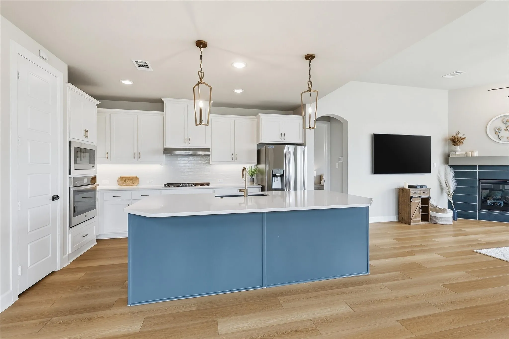 Single Family Residence For Sale in Denton County , 2017 Tremont Drive, Argyle, Texas 76226, 4 Bedroom, 3 Bathroom, 2 Garage spaces, 3,110 Sqft, built in 2023, mls#21389208, Real Estate Agent in Argyle, Homes For Sale in Denton county, Homes For Sale in Argyle, Realtor in Argyle Texas, Real Estate Brokerage Independent Realty Texas, Luminita Cordes Realtor