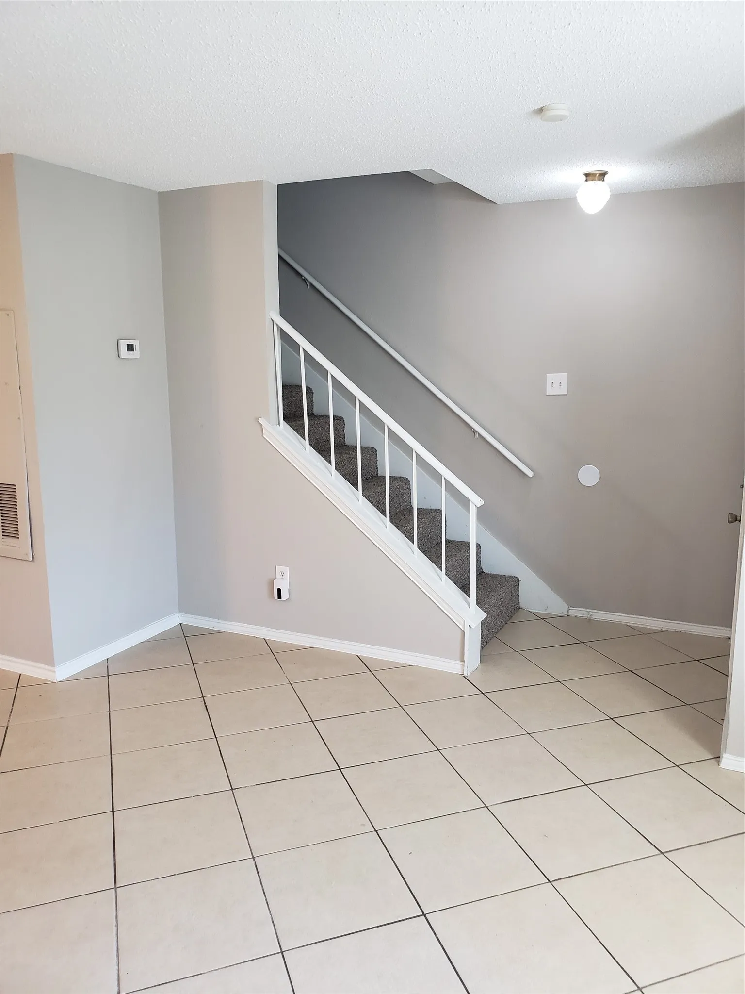 808 - Stairs at entry.