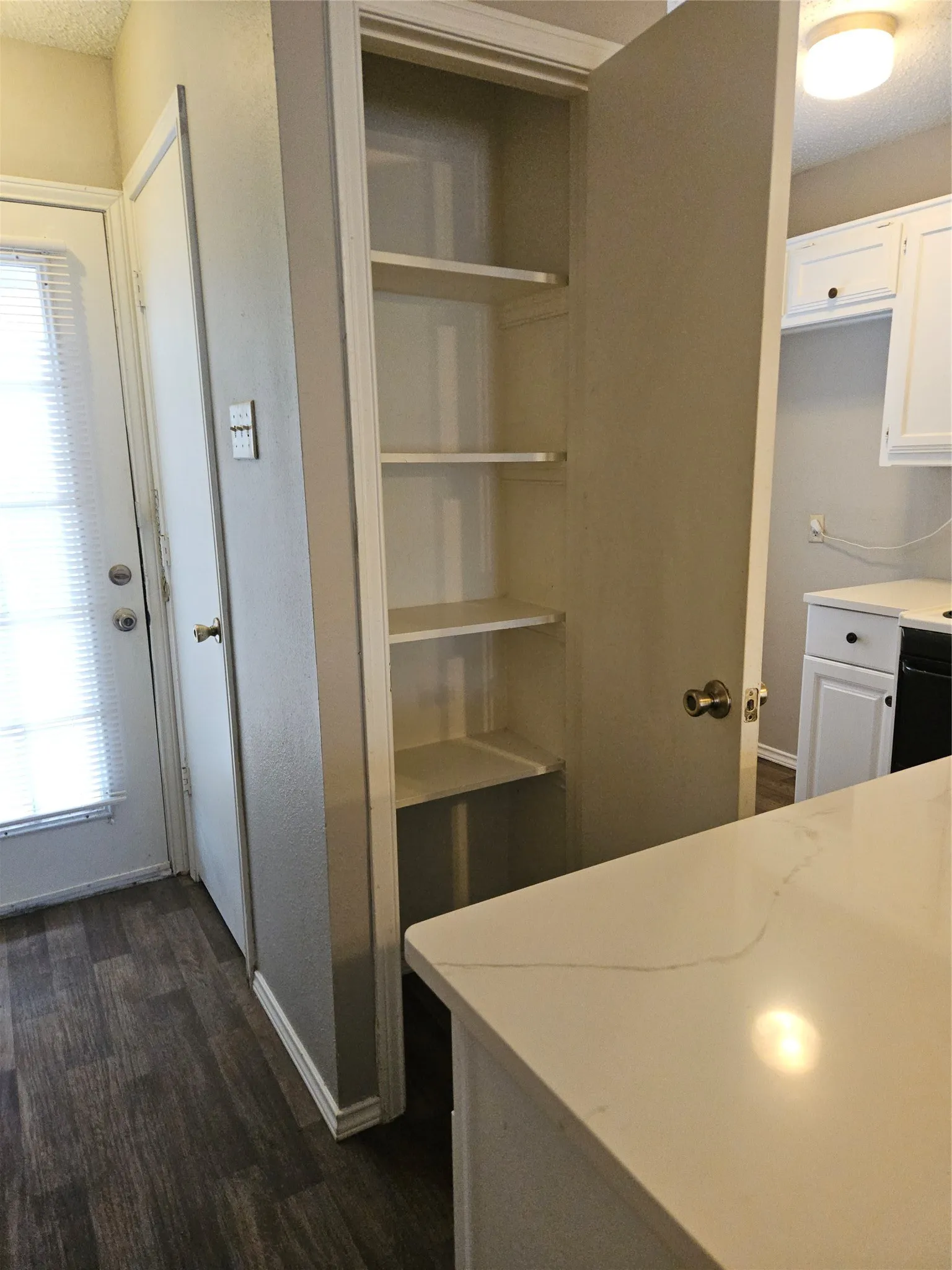 810 - Pantry closet.