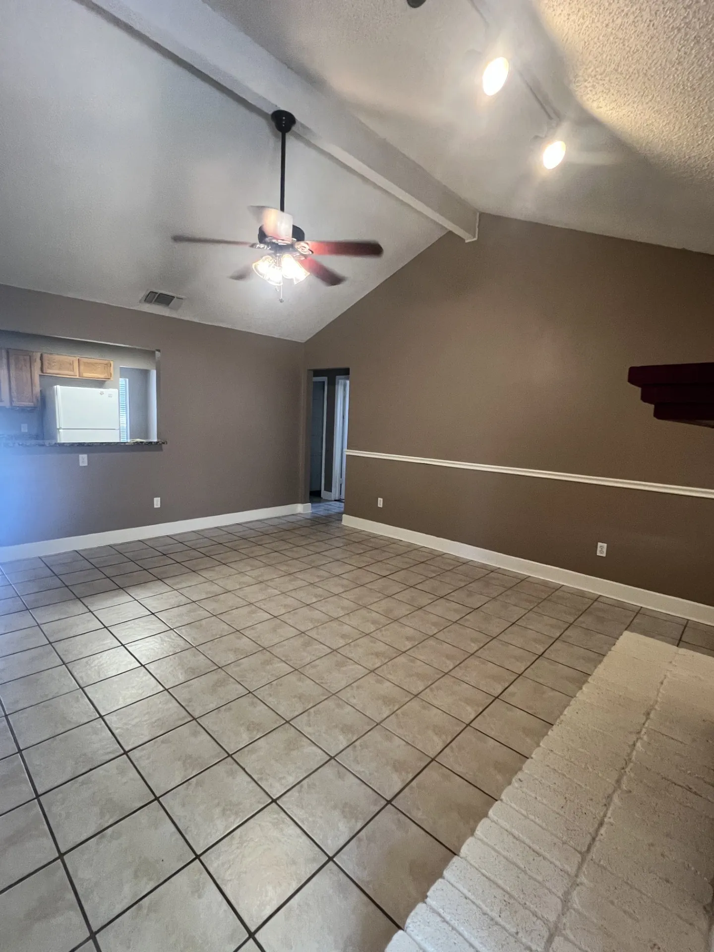 Single Family Residence For Rent in Tarrant County , 2513 Poppy Lane, Euless, Texas 76039, 3 Bedroom, 2 Bathroom, 2 Garage spaces, 1,434 Sqft, built in 1984, mls#21390695, Real Estate Agent in Euless, Homes For Rent in Tarrant county, Homes For Rent in Euless, Realtor in Euless Texas, Real Estate Brokerage Independent Realty Texas, Luminita Cordes Realtor