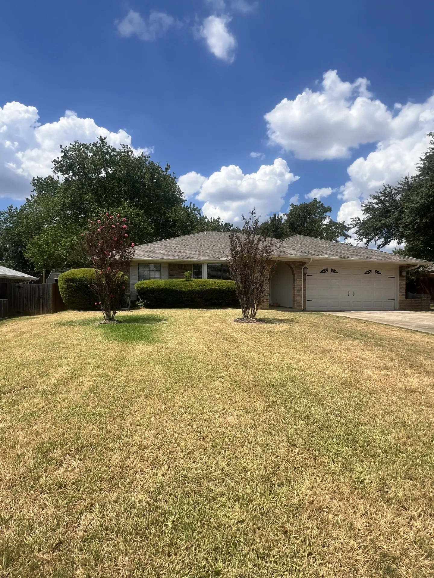 Single Family Residence For Rent in Tarrant County , 2513 Poppy Lane, Euless, Texas 76039, 3 Bedroom, 2 Bathroom, 2 Garage spaces, 1,434 Sqft, built in 1984, mls#21390695, Real Estate Agent in Euless, Homes For Rent in Tarrant county, Homes For Rent in Euless, Realtor in Euless Texas, Real Estate Brokerage Independent Realty Texas, Luminita Cordes Realtor