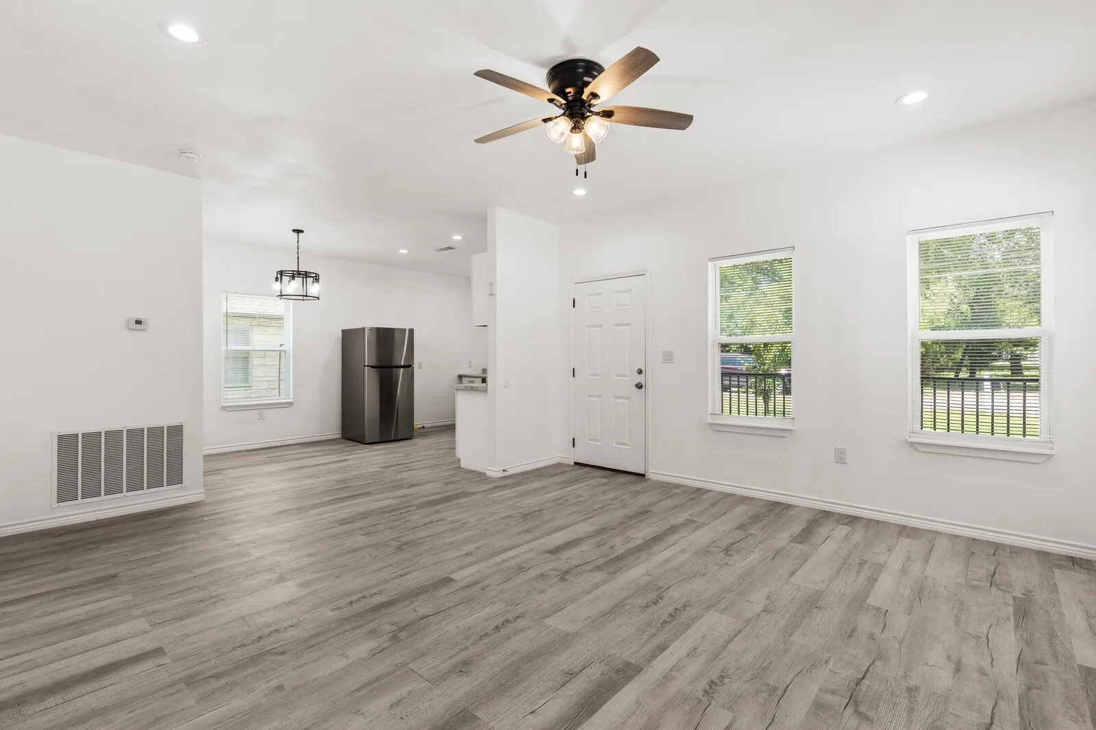 Duplex For Sale in Mc Lennan County , 1215 Kellum Street, Waco, Texas 76704, 4 Bedroom, 4 Bathroom, Garage spaces, 0 Sqft, built in 2024, mls#21389747, Real Estate Agent in Waco, Homes For Sale in Mc Lennan county, Homes For Sale in Waco, Realtor in Waco Texas, Real Estate Brokerage Independent Realty Texas, Luminita Cordes Realtor