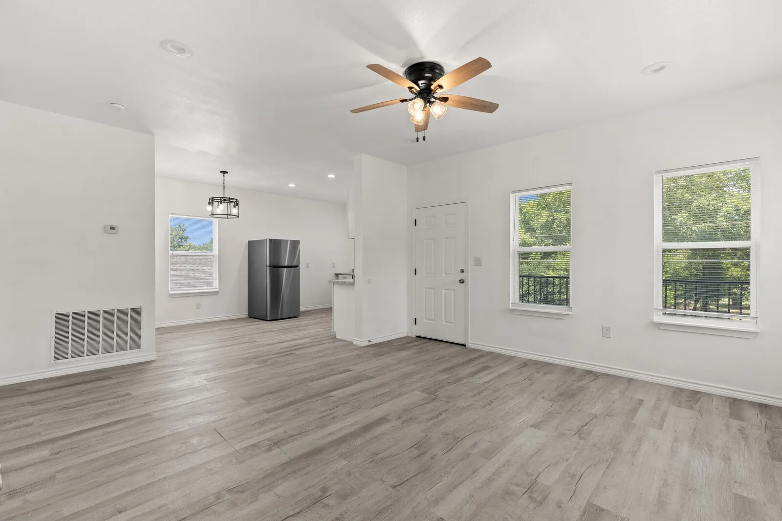 Duplex For Sale in Mc Lennan County , 1215 Kellum Street, Waco, Texas 76704, 4 Bedroom, 4 Bathroom, Garage spaces, 0 Sqft, built in 2024, mls#21389747, Real Estate Agent in Waco, Homes For Sale in Mc Lennan county, Homes For Sale in Waco, Realtor in Waco Texas, Real Estate Brokerage Independent Realty Texas, Luminita Cordes Realtor