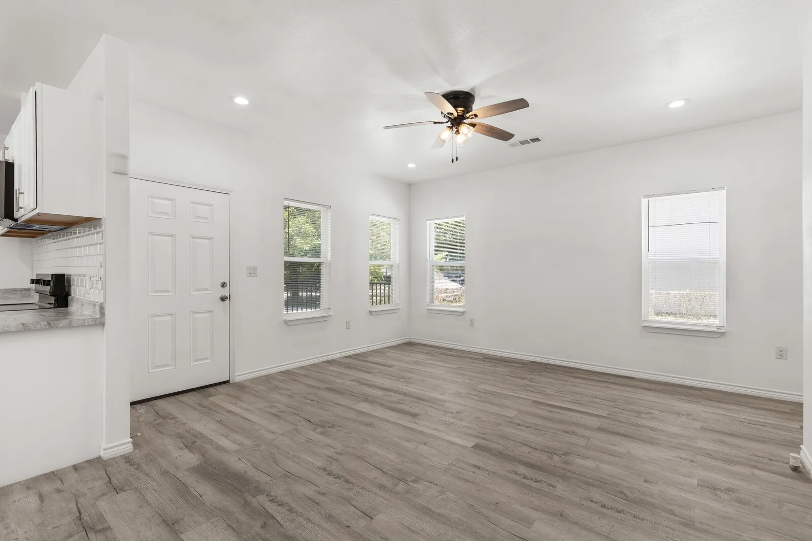 Duplex For Sale in Mc Lennan County , 1215 Kellum Street, Waco, Texas 76704, 4 Bedroom, 4 Bathroom, Garage spaces, 0 Sqft, built in 2024, mls#21389747, Real Estate Agent in Waco, Homes For Sale in Mc Lennan county, Homes For Sale in Waco, Realtor in Waco Texas, Real Estate Brokerage Independent Realty Texas, Luminita Cordes Realtor