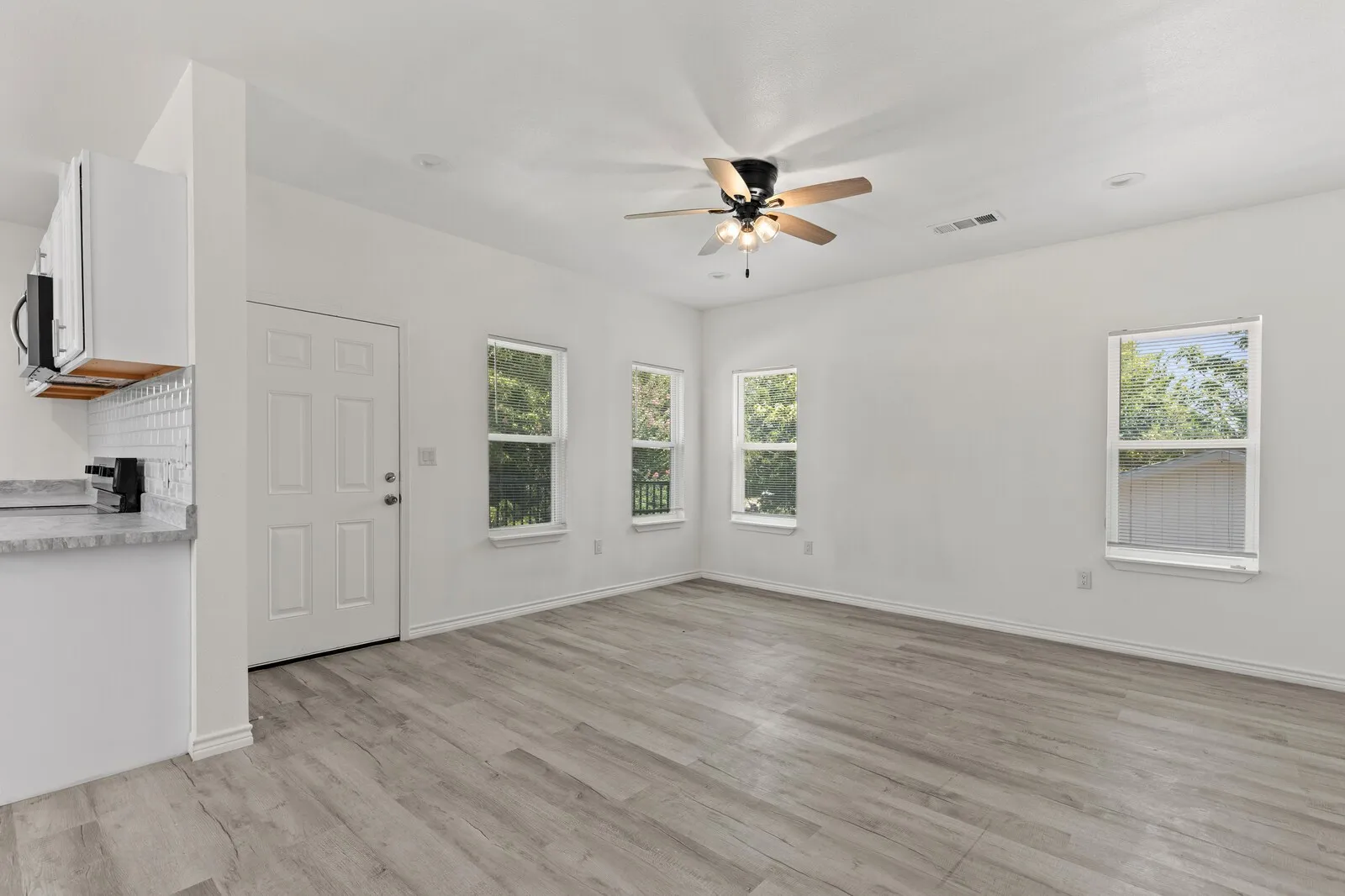 Duplex For Sale in Mc Lennan County , 1215 Kellum Street, Waco, Texas 76704, 4 Bedroom, 4 Bathroom, Garage spaces, 0 Sqft, built in 2024, mls#21389747, Real Estate Agent in Waco, Homes For Sale in Mc Lennan county, Homes For Sale in Waco, Realtor in Waco Texas, Real Estate Brokerage Independent Realty Texas, Luminita Cordes Realtor