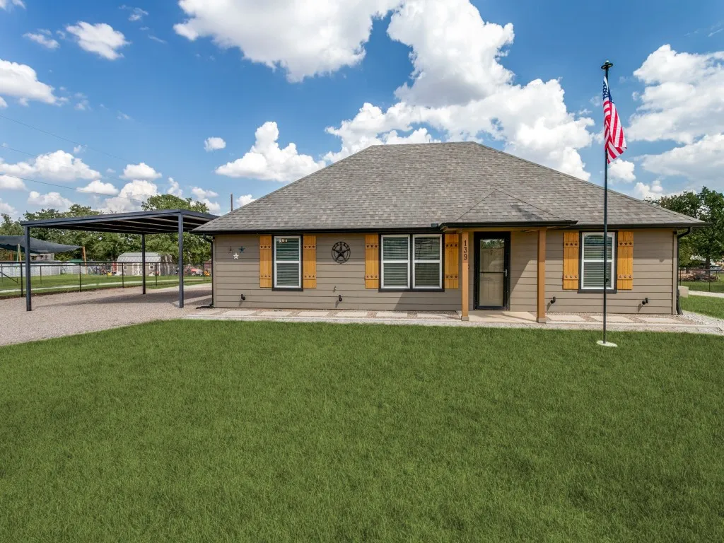 Single Family Residence For Sale