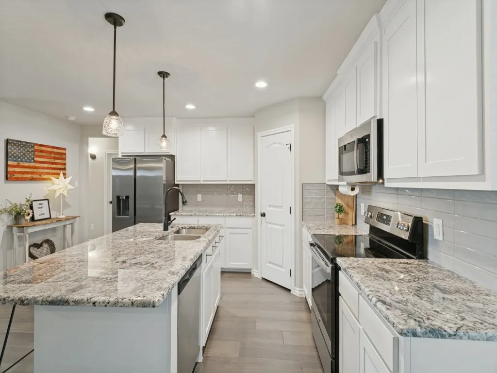 Single Family Residence For Sale in Parker County , 139 Brown Lane, Poolville, Texas 76487, 3 Bedroom, 2 Bathroom, 1 Garage spaces, 1,512 Sqft, built in 2021, mls#21387275, Real Estate Agent in Poolville, Homes For Sale in Parker county, Homes For Sale in Poolville, Realtor in Poolville Texas, Real Estate Brokerage Independent Realty Texas, Luminita Cordes Realtor
