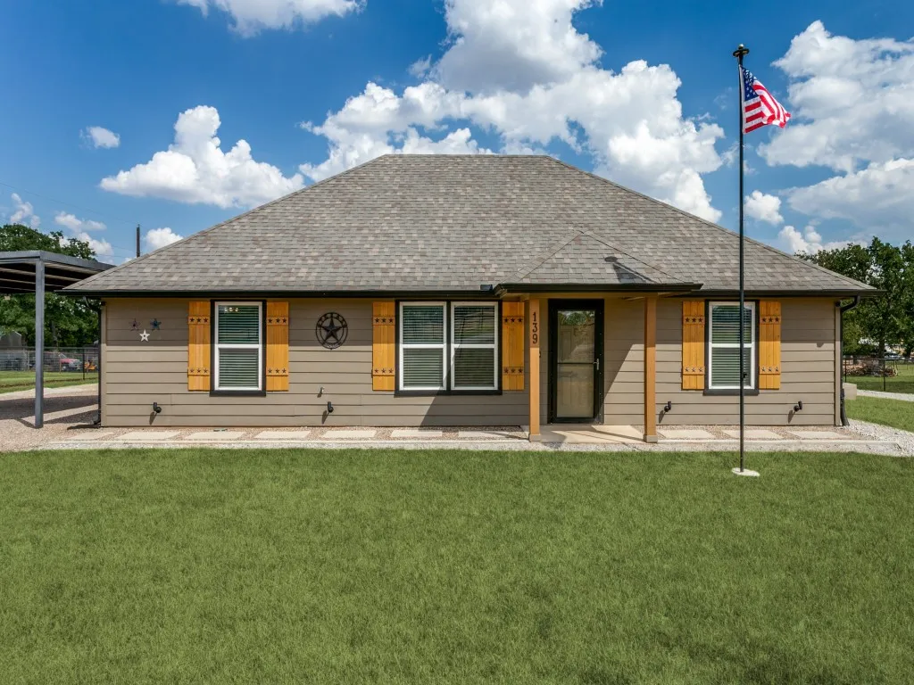 Single Family Residence For Sale in Parker County , 139 Brown Lane, Poolville, Texas 76487, 3 Bedroom, 2 Bathroom, 1 Garage spaces, 1,512 Sqft, built in 2021, mls#21387275, Real Estate Agent in Poolville, Homes For Sale in Parker county, Homes For Sale in Poolville, Realtor in Poolville Texas, Real Estate Brokerage Independent Realty Texas, Luminita Cordes Realtor