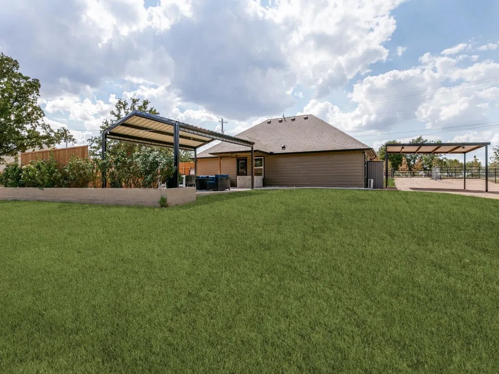 Single Family Residence For Sale in Parker County , 139 Brown Lane, Poolville, Texas 76487, 3 Bedroom, 2 Bathroom, 1 Garage spaces, 1,512 Sqft, built in 2021, mls#21387275, Real Estate Agent in Poolville, Homes For Sale in Parker county, Homes For Sale in Poolville, Realtor in Poolville Texas, Real Estate Brokerage Independent Realty Texas, Luminita Cordes Realtor