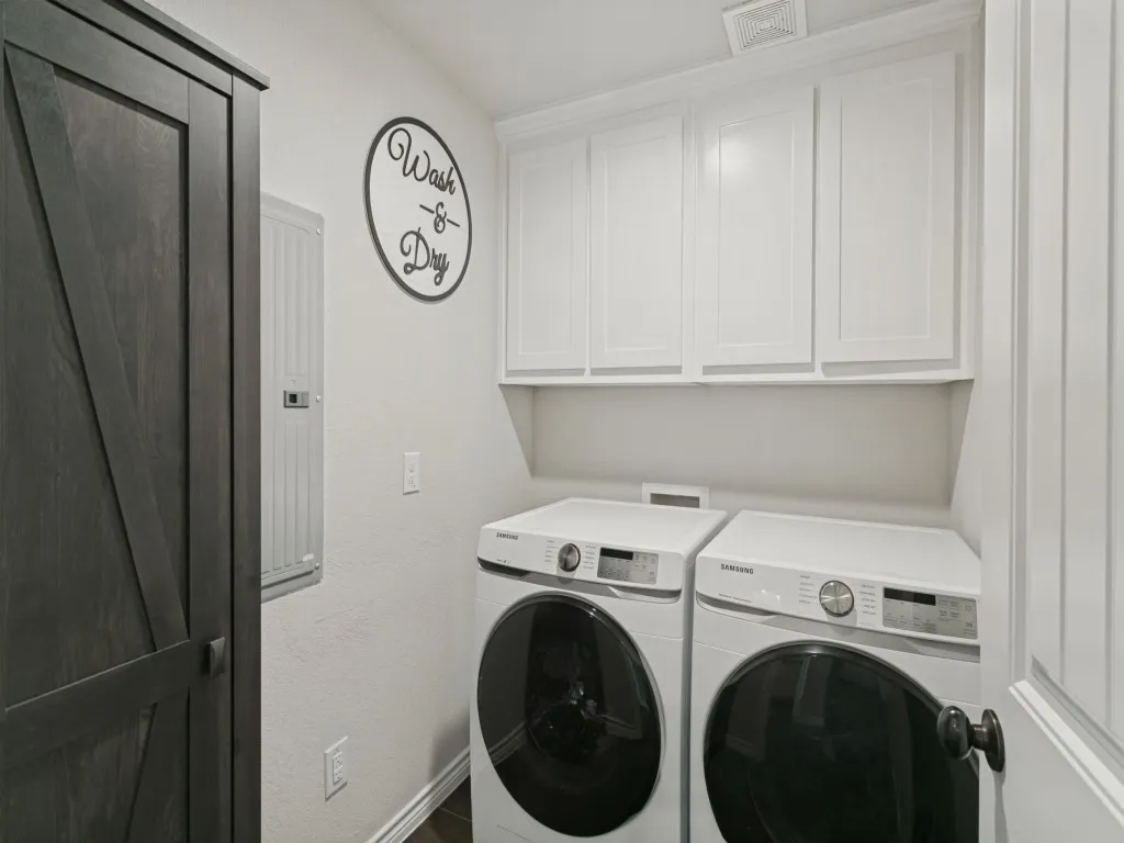 Single Family Residence For Sale in Parker County , 139 Brown Lane, Poolville, Texas 76487, 3 Bedroom, 2 Bathroom, 1 Garage spaces, 1,512 Sqft, built in 2021, mls#21387275, Real Estate Agent in Poolville, Homes For Sale in Parker county, Homes For Sale in Poolville, Realtor in Poolville Texas, Real Estate Brokerage Independent Realty Texas, Luminita Cordes Realtor