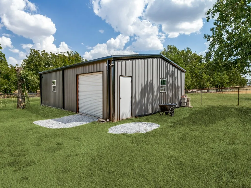 Single Family Residence For Sale in Parker County , 139 Brown Lane, Poolville, Texas 76487, 3 Bedroom, 2 Bathroom, 1 Garage spaces, 1,512 Sqft, built in 2021, mls#21387275, Real Estate Agent in Poolville, Homes For Sale in Parker county, Homes For Sale in Poolville, Realtor in Poolville Texas, Real Estate Brokerage Independent Realty Texas, Luminita Cordes Realtor